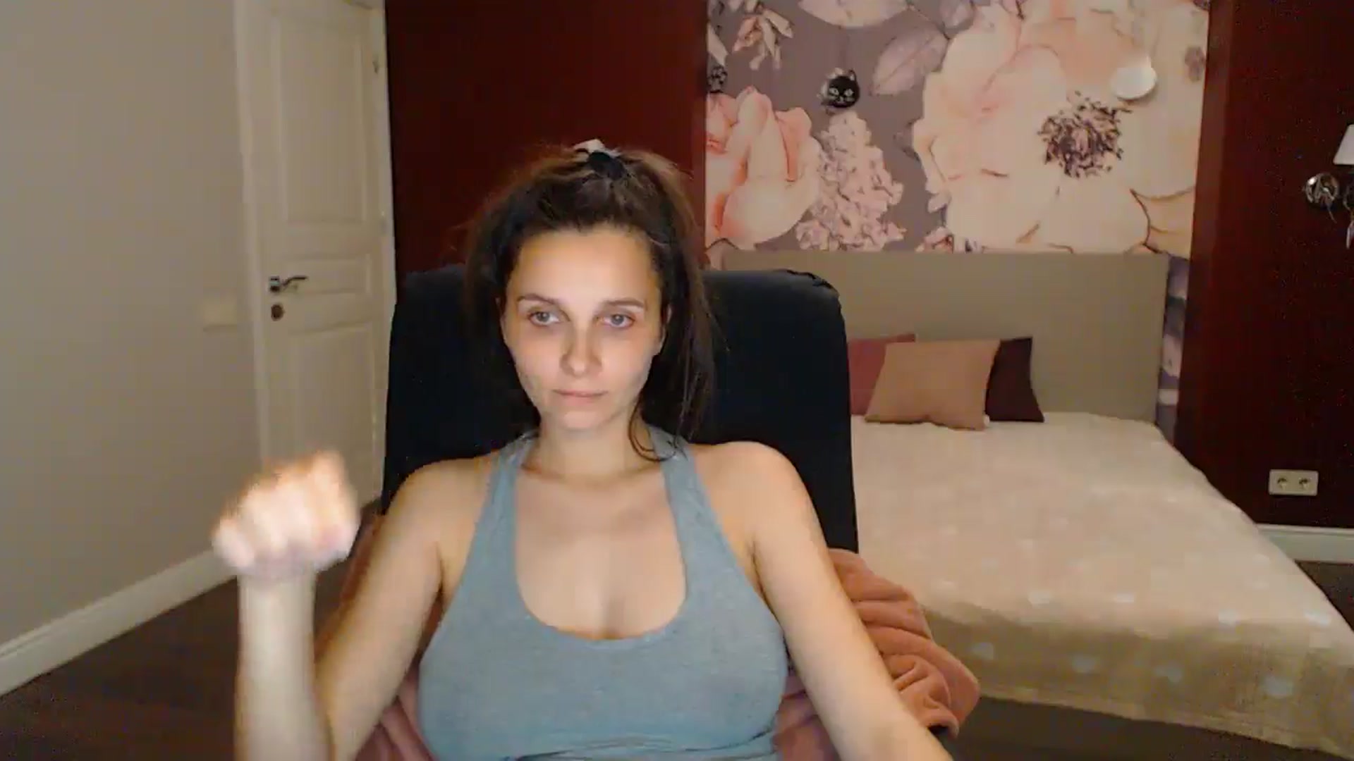 Gallery image thumbnail from Karina_Mils's myfreecams stream on, 06/15/2025, 20:40 image 16 of 20