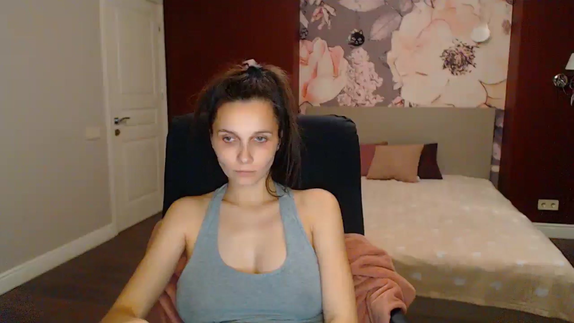 Gallery image thumbnail from Karina_Mils's myfreecams stream on, 06/15/2025, 20:40 image 19 of 20