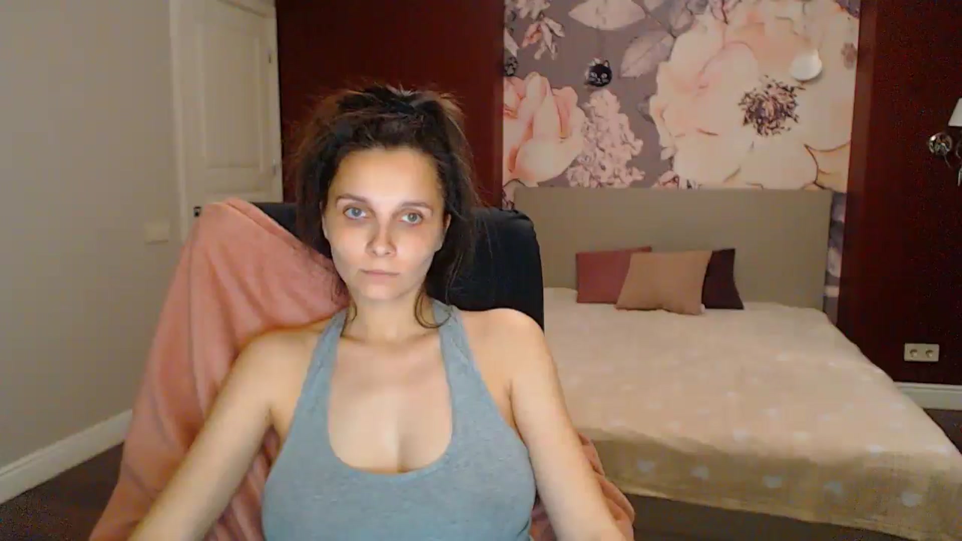 Gallery image thumbnail from Karina_Mils's myfreecams stream on, 06/15/2025, 20:40 image 2 of 20