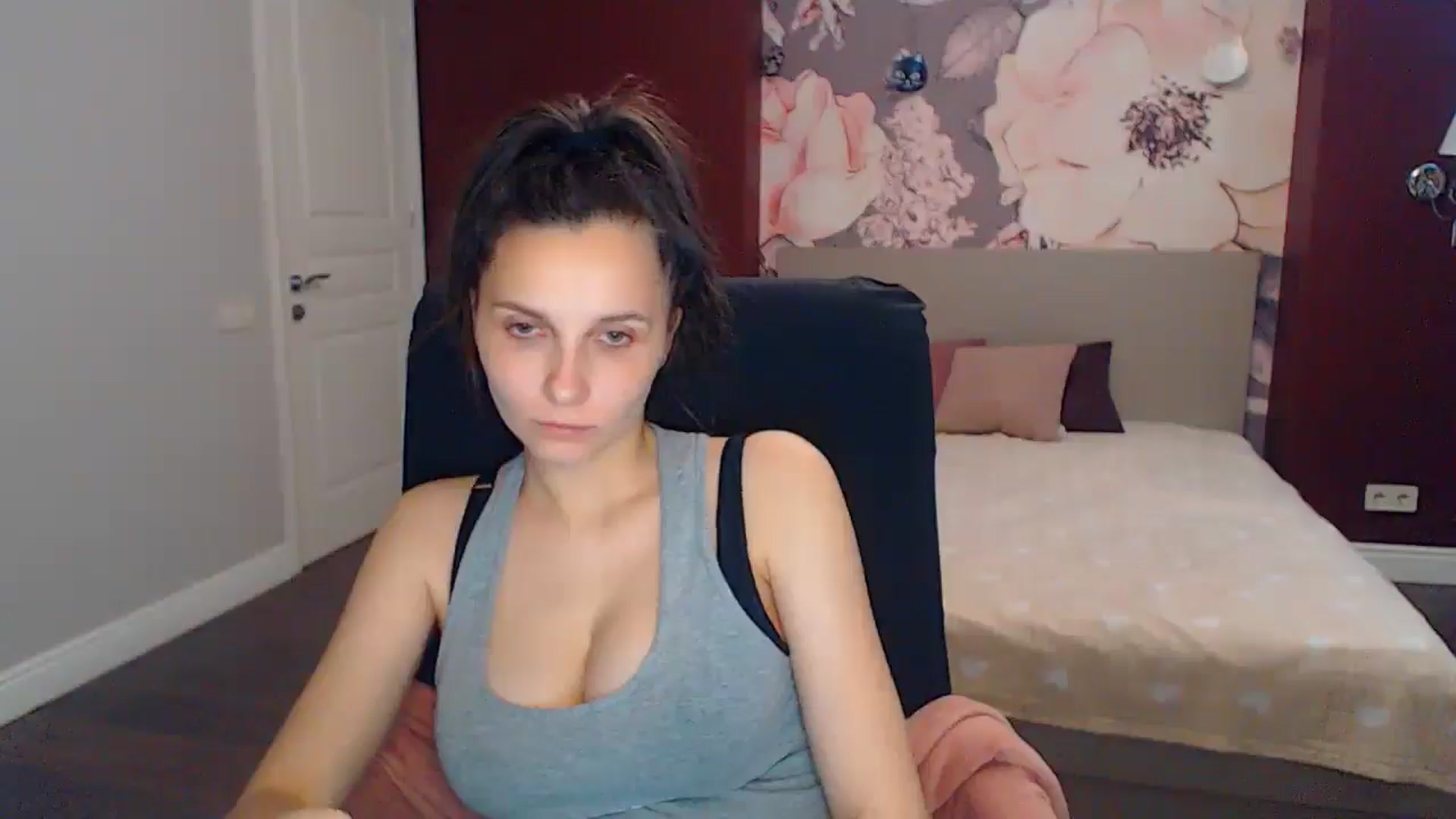 Gallery image thumbnail from Karina_Mils's myfreecams stream on, 06/16/2025, 06:53 image 5 of 20