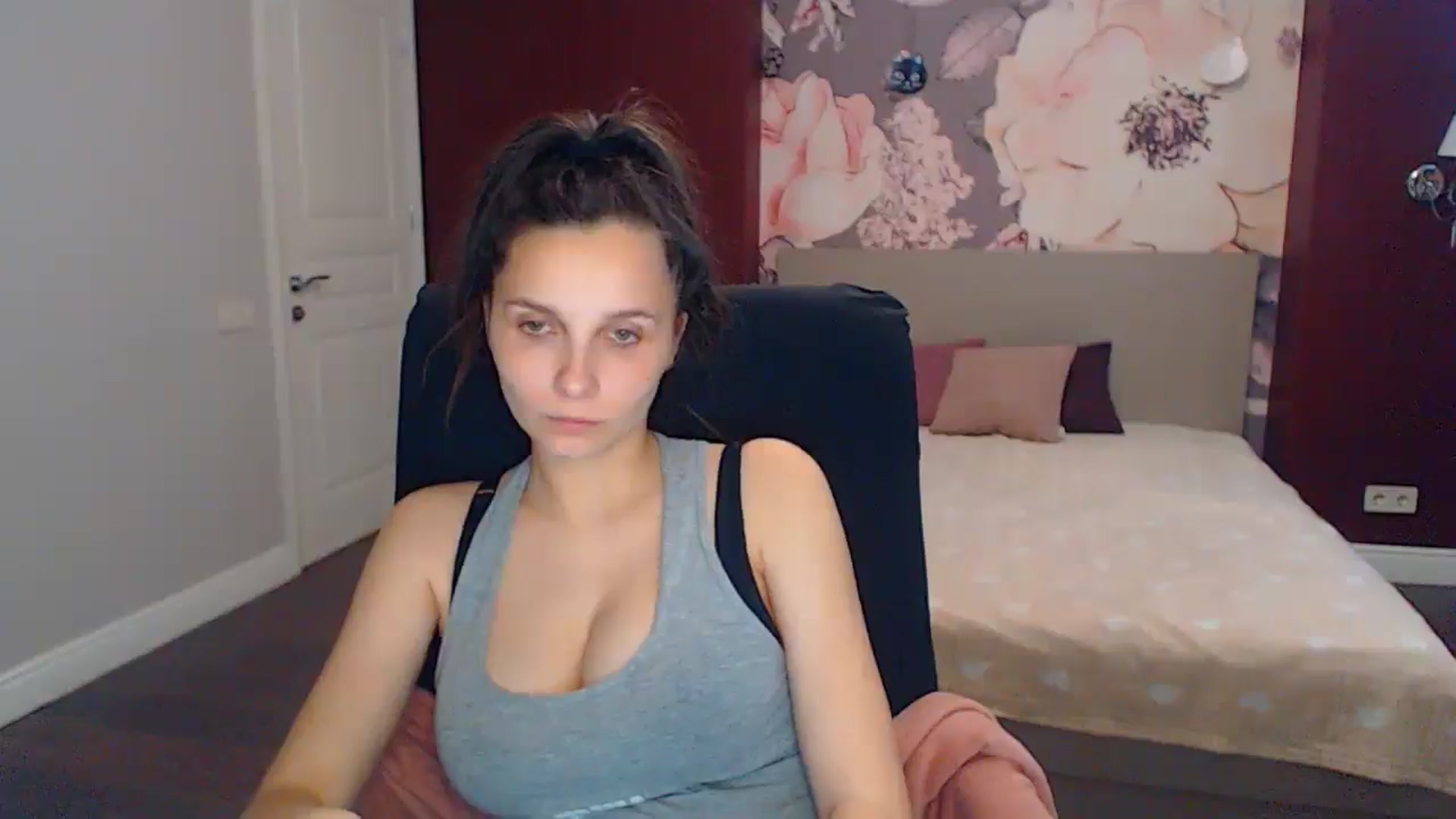 Gallery image thumbnail from Karina_Mils's myfreecams stream on, 06/16/2025, 06:53 image 11 of 20