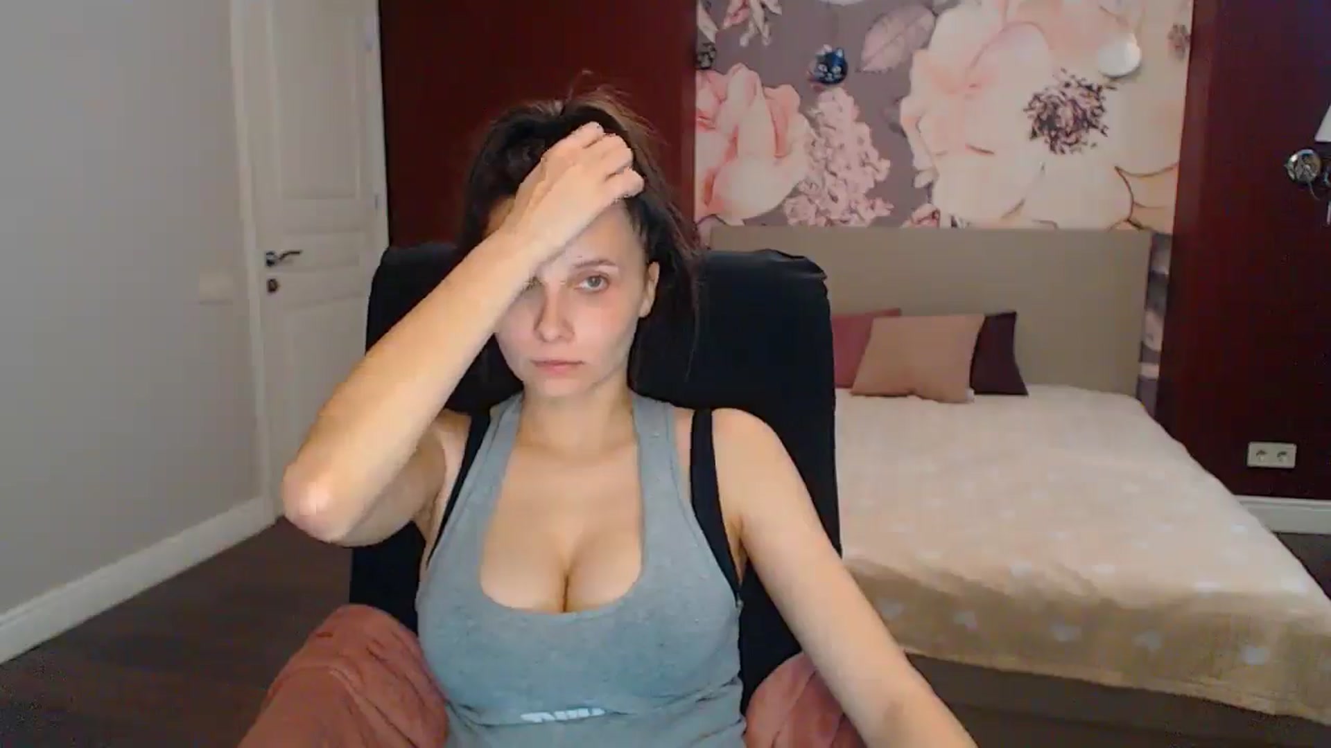 Gallery image thumbnail from Karina_Mils's myfreecams stream on, 06/16/2025, 06:53 image 16 of 20