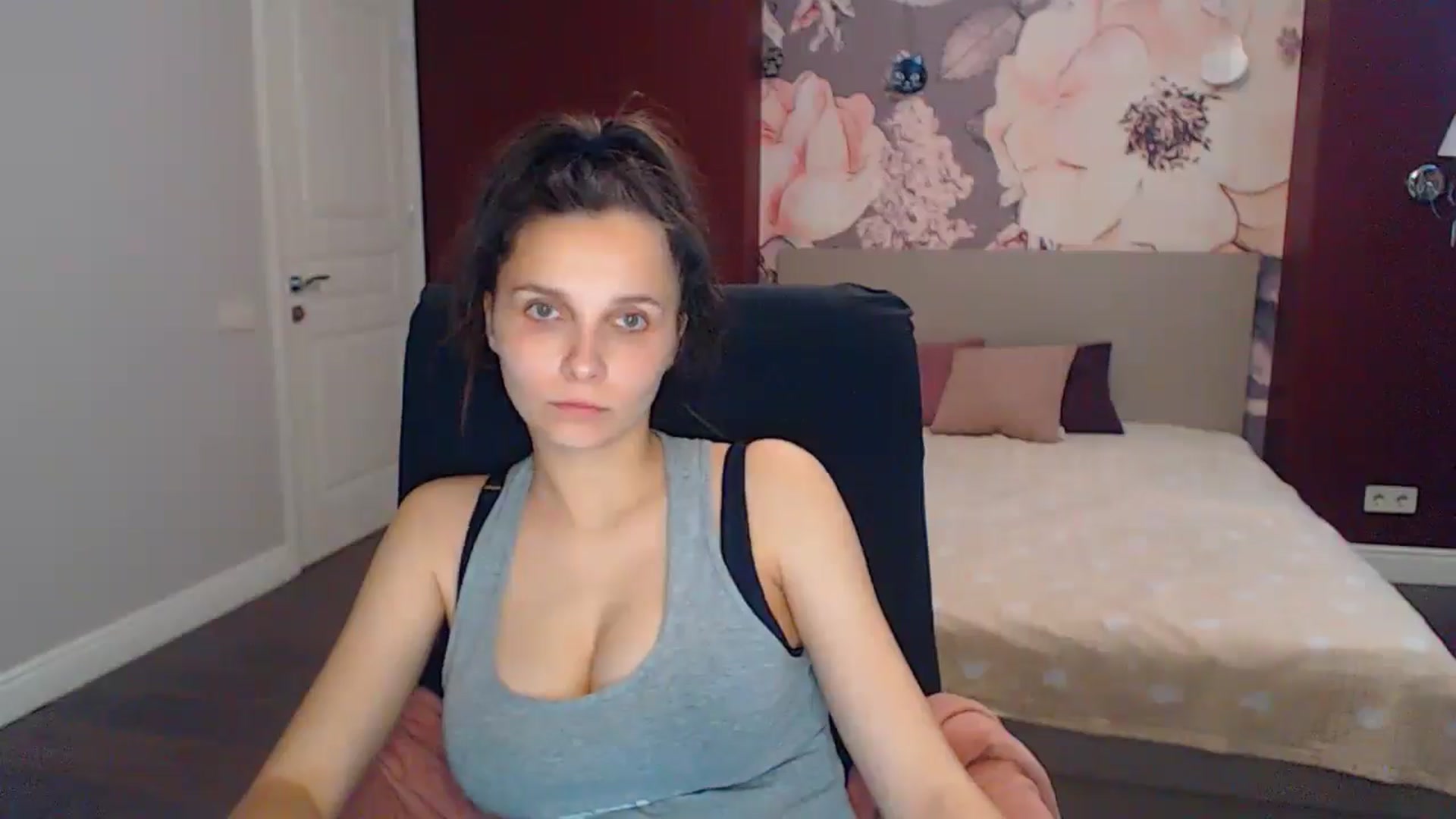 Gallery image thumbnail from Karina_Mils's myfreecams stream on, 06/16/2025, 06:53 image 9 of 20