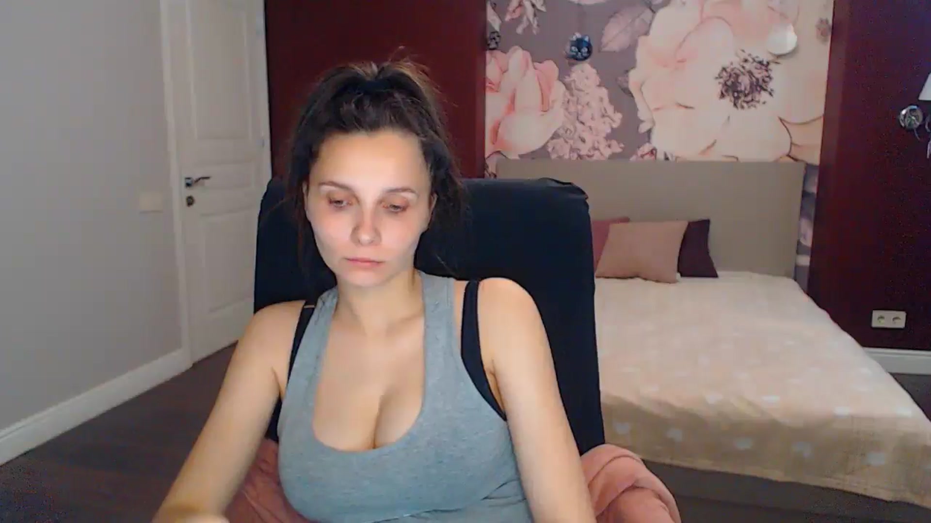 Gallery image thumbnail from Karina_Mils's myfreecams stream on, 06/16/2025, 06:53 image 3 of 20