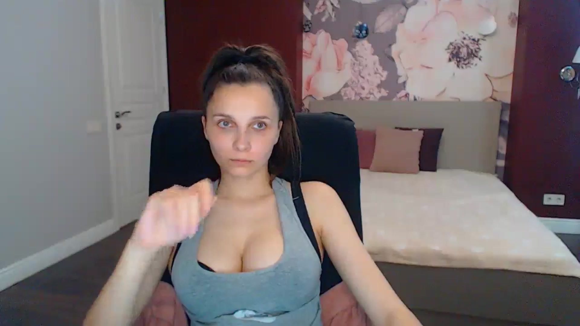 Gallery image thumbnail from Karina_Mils's myfreecams stream on, 06/16/2025, 10:58 image 9 of 20