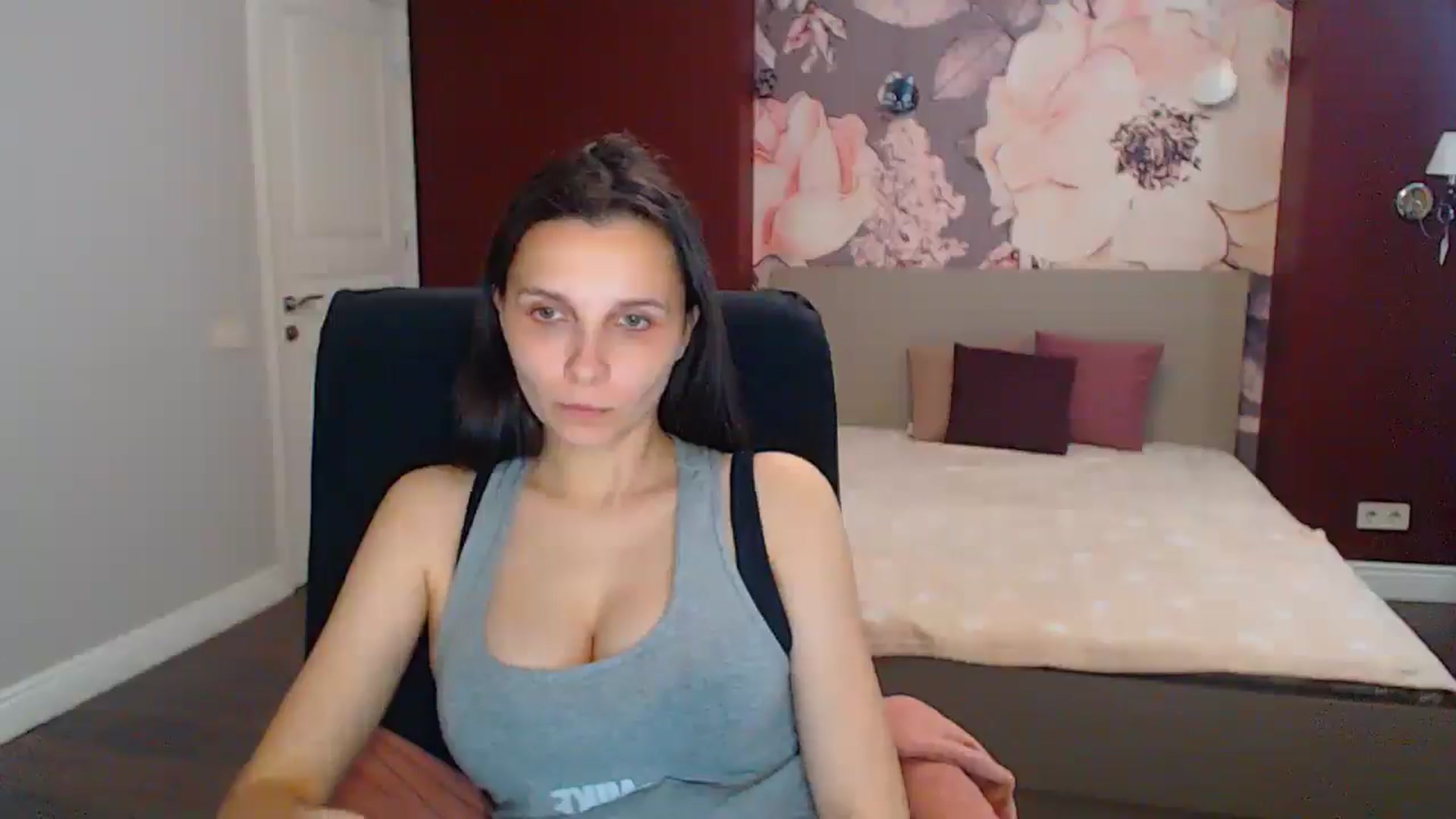 Gallery image thumbnail from Karina_Mils's myfreecams stream on, 06/21/2025, 14:44 image 10 of 20