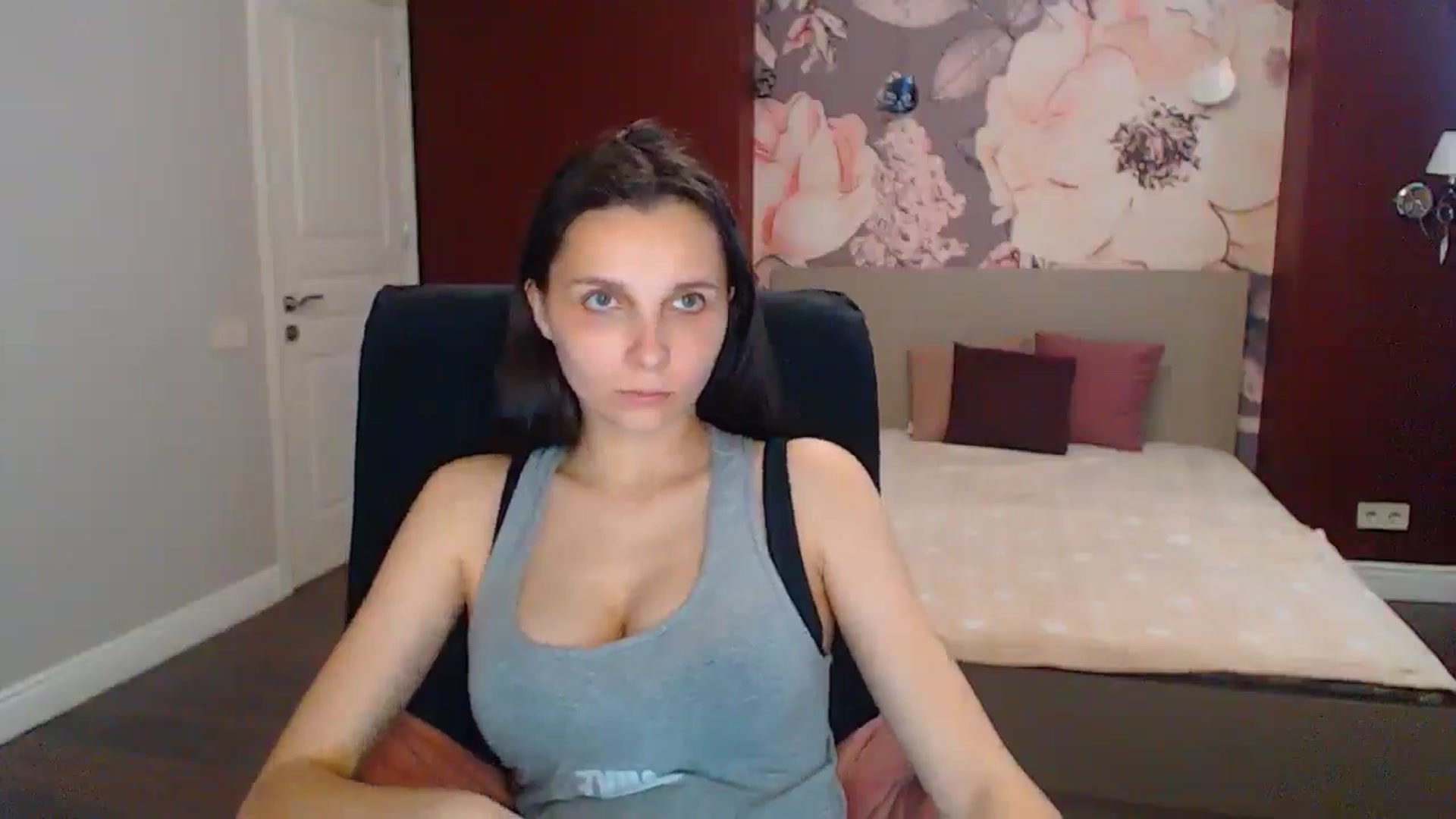 Gallery image thumbnail from Karina_Mils's myfreecams stream on, 06/21/2025, 14:44 image 9 of 20