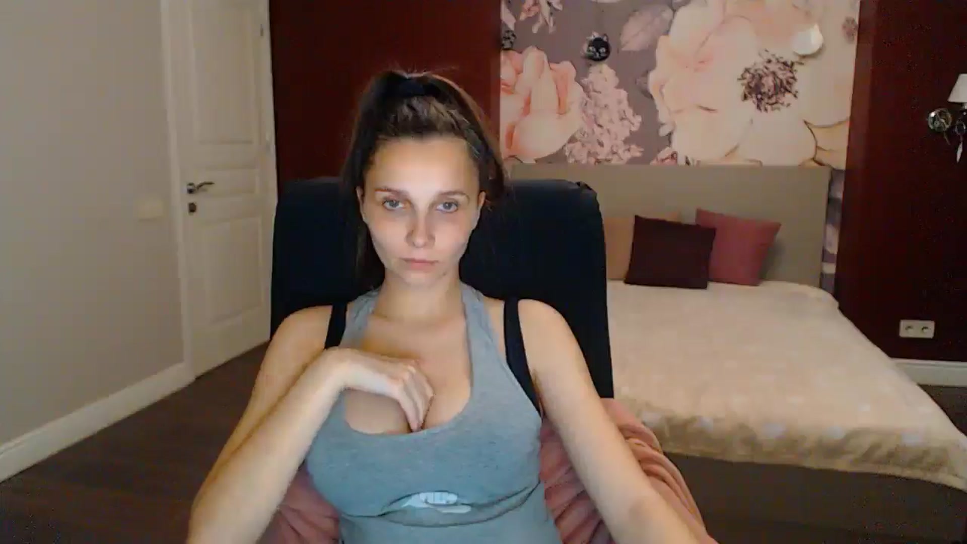Gallery image thumbnail from Karina_Mils's myfreecams stream on, 06/21/2025, 17:21 image 20 of 20