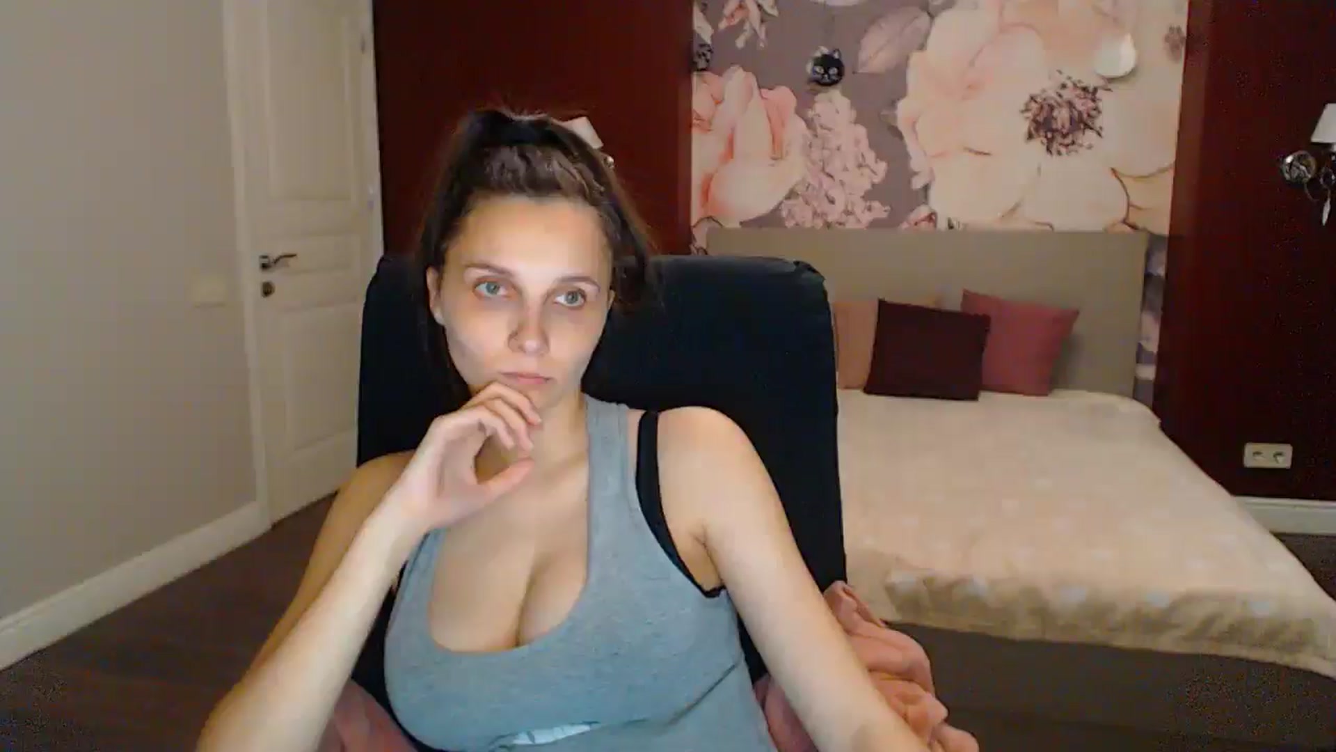 Gallery image thumbnail from Karina_Mils's myfreecams stream on, 06/21/2025, 17:21 image 2 of 20