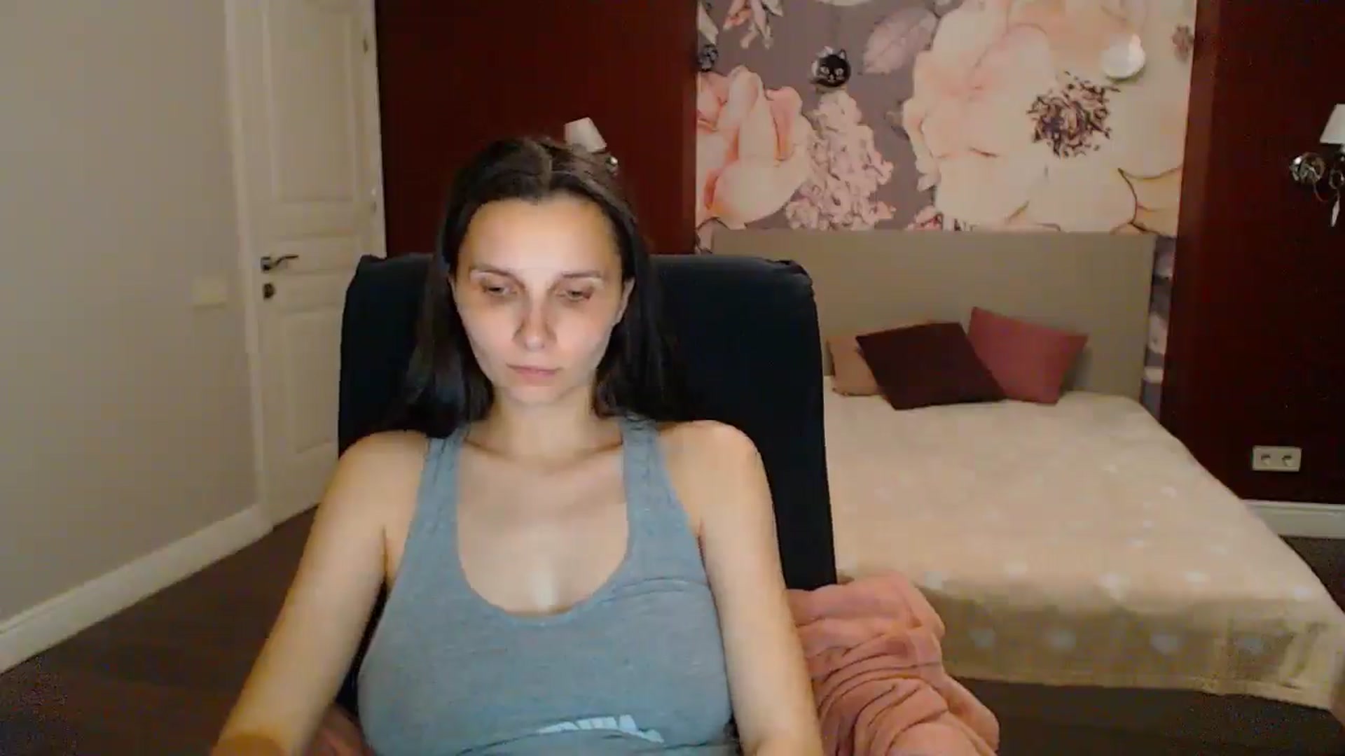 Gallery image thumbnail from Karina_Mils's myfreecams stream on, 06/21/2025, 19:35 image 19 of 20