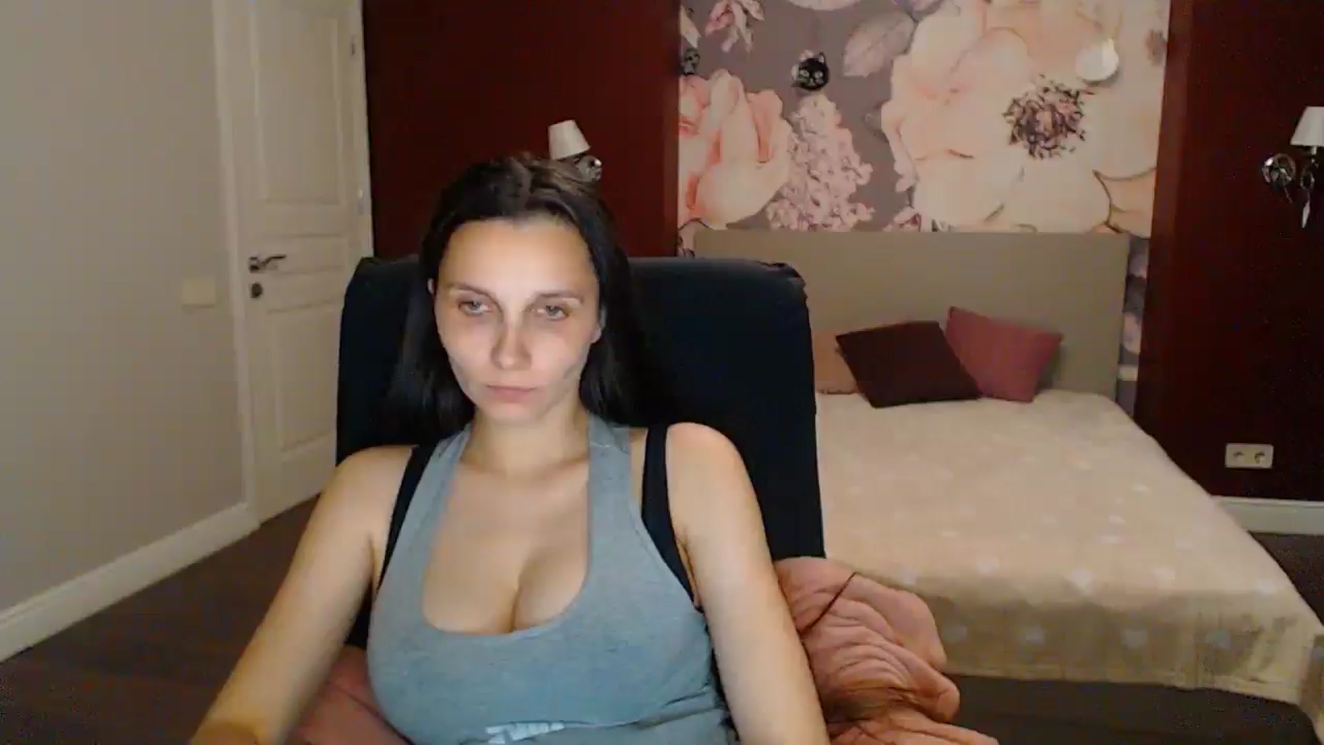 Gallery image thumbnail from Karina_Mils's myfreecams stream on, 06/21/2025, 19:35 image 2 of 20