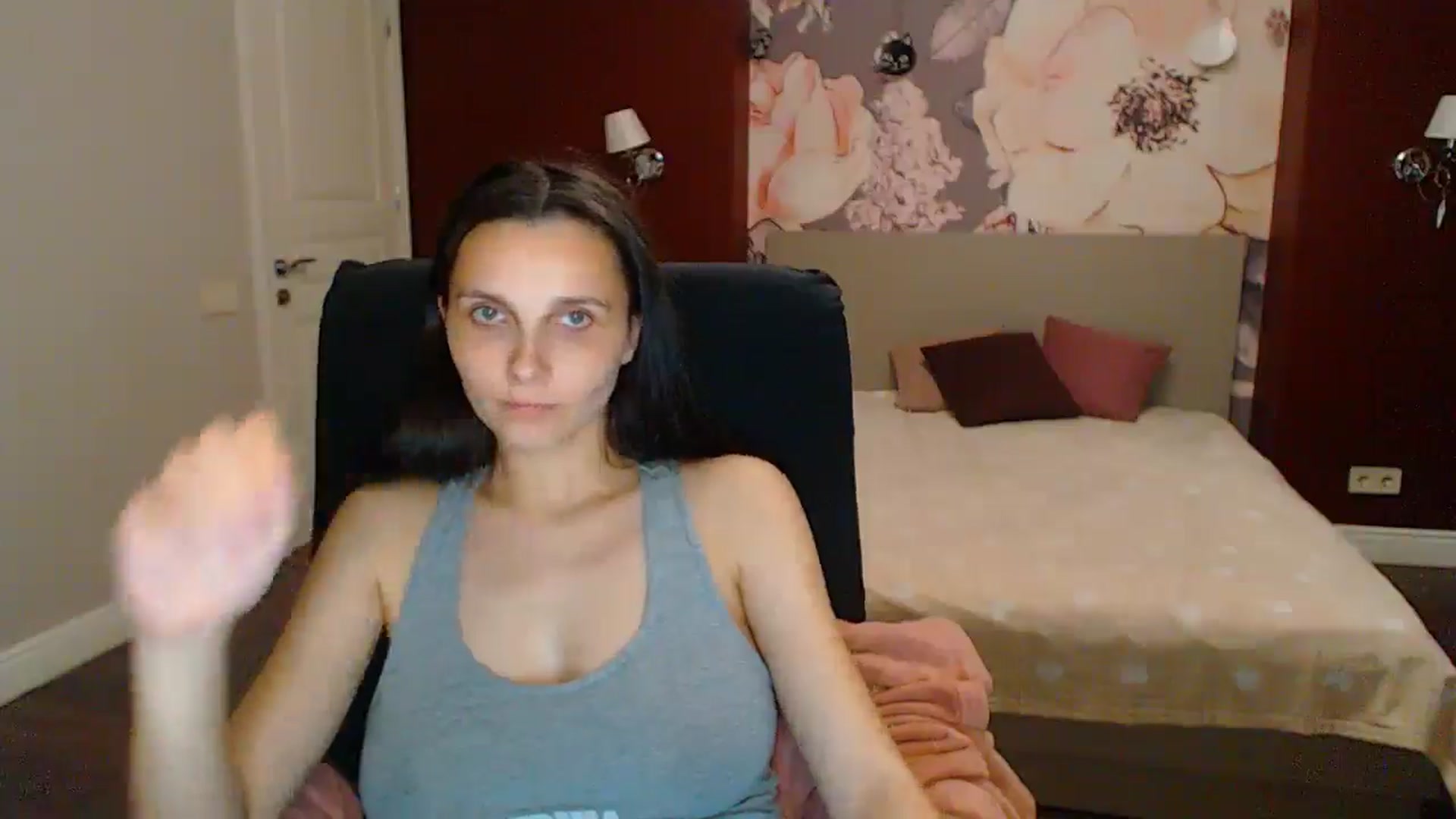 Gallery image thumbnail from Karina_Mils's myfreecams stream on, 06/21/2025, 19:35 image 17 of 20