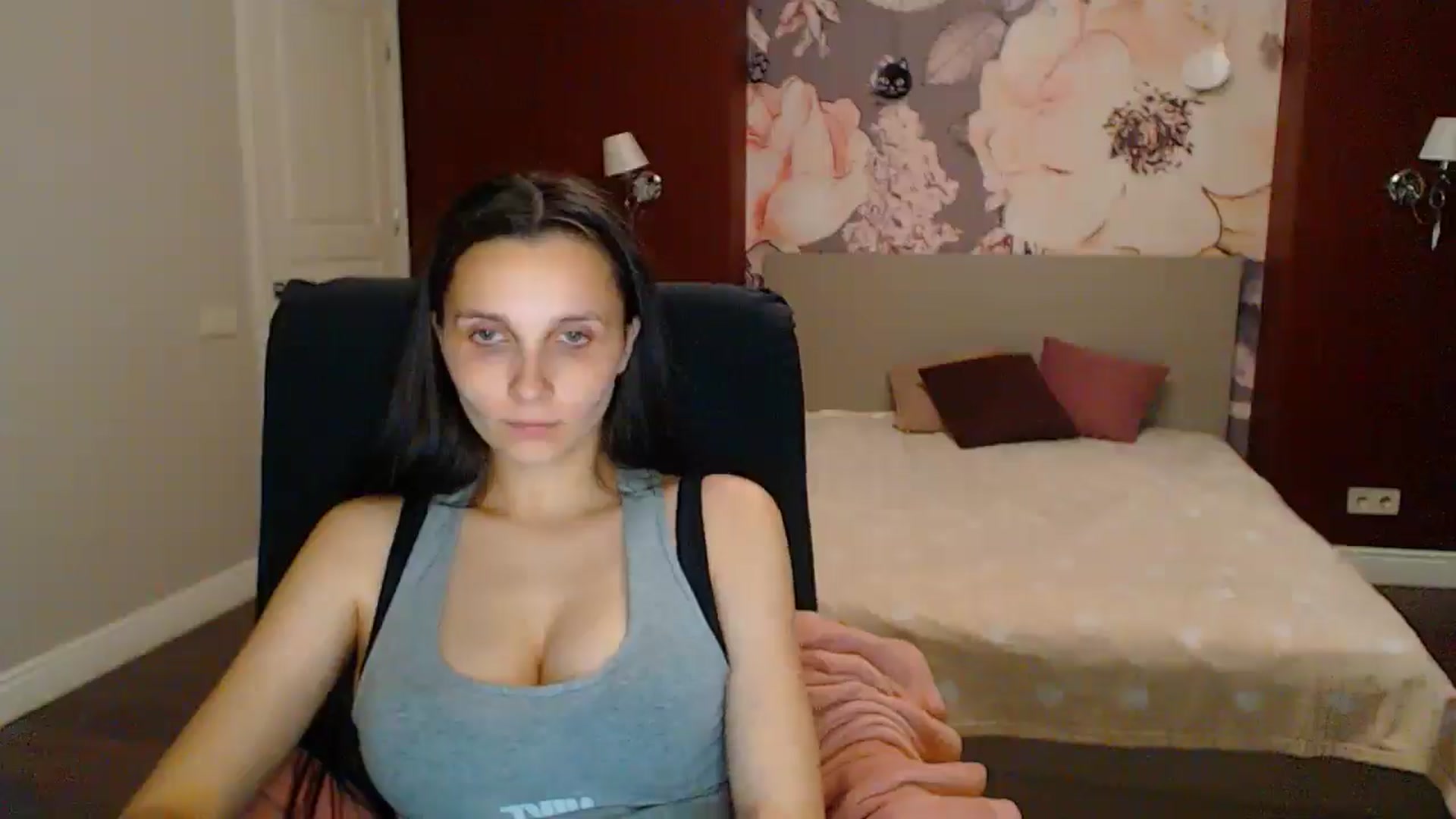 Gallery image thumbnail from Karina_Mils's myfreecams stream on, 06/21/2025, 19:35 image 7 of 20