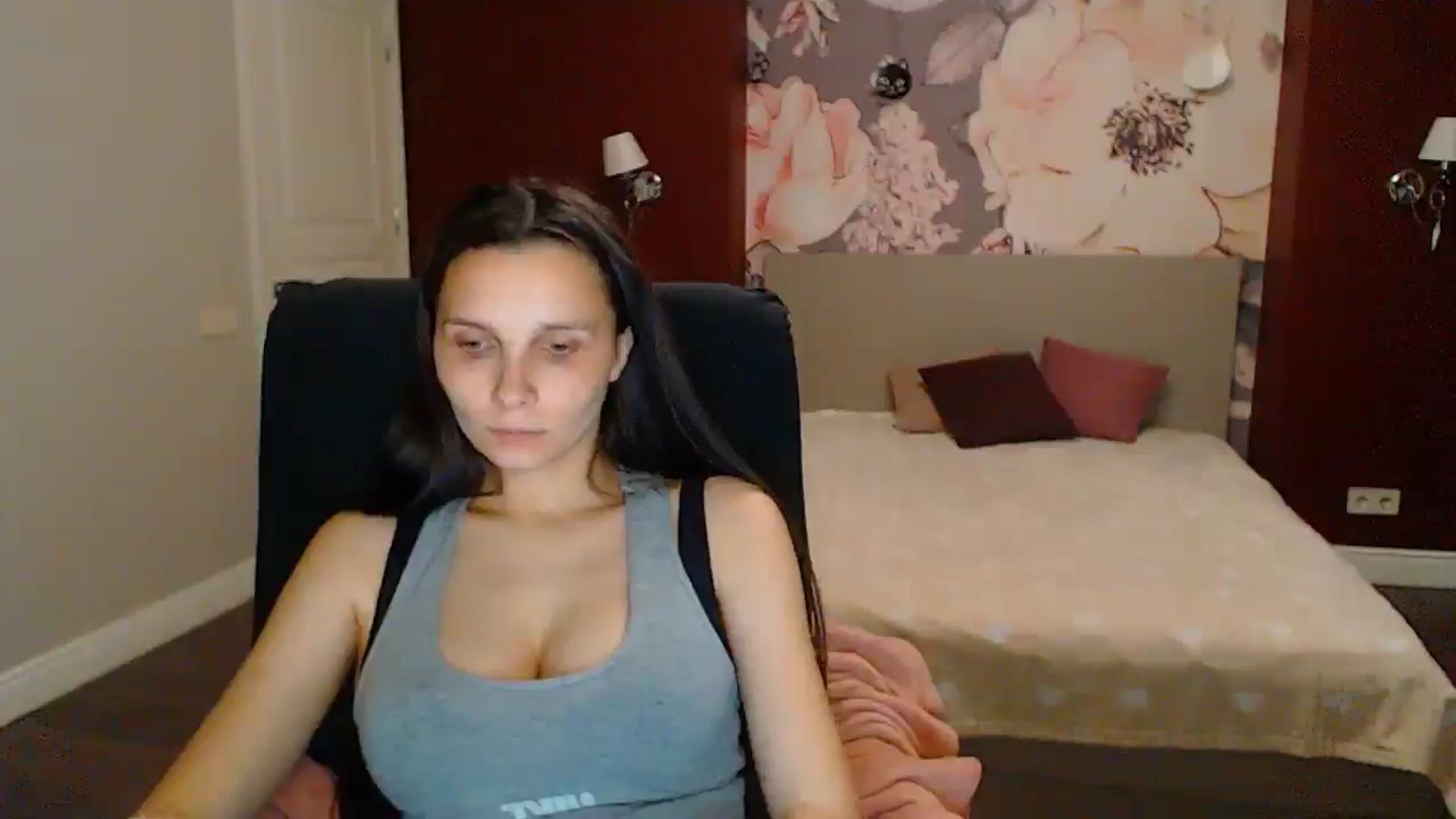 Gallery image thumbnail from Karina_Mils's myfreecams stream on, 06/21/2025, 19:35 image 9 of 20