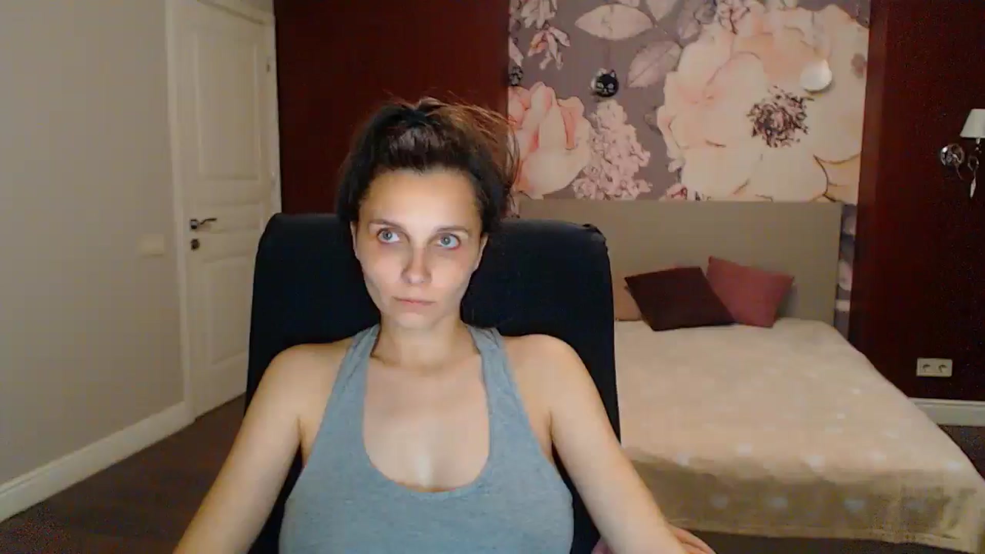 Gallery image thumbnail from Karina_Mils's myfreecams stream on, 06/21/2025, 20:34 image 1 of 20