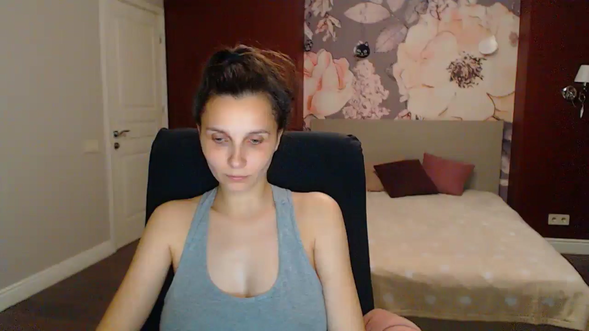 Gallery image thumbnail from Karina_Mils's myfreecams stream on, 06/21/2025, 20:34 image 19 of 20