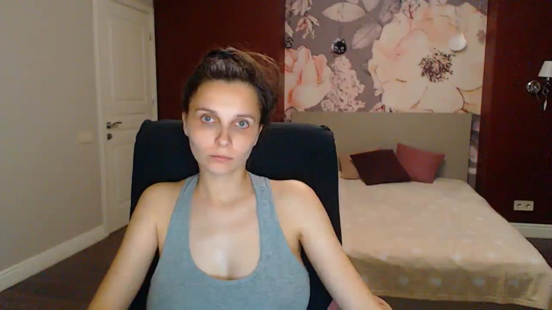 Gallery image thumbnail from Karina_Mils's myfreecams stream on, 06/21/2025, 20:34 image 18 of 20