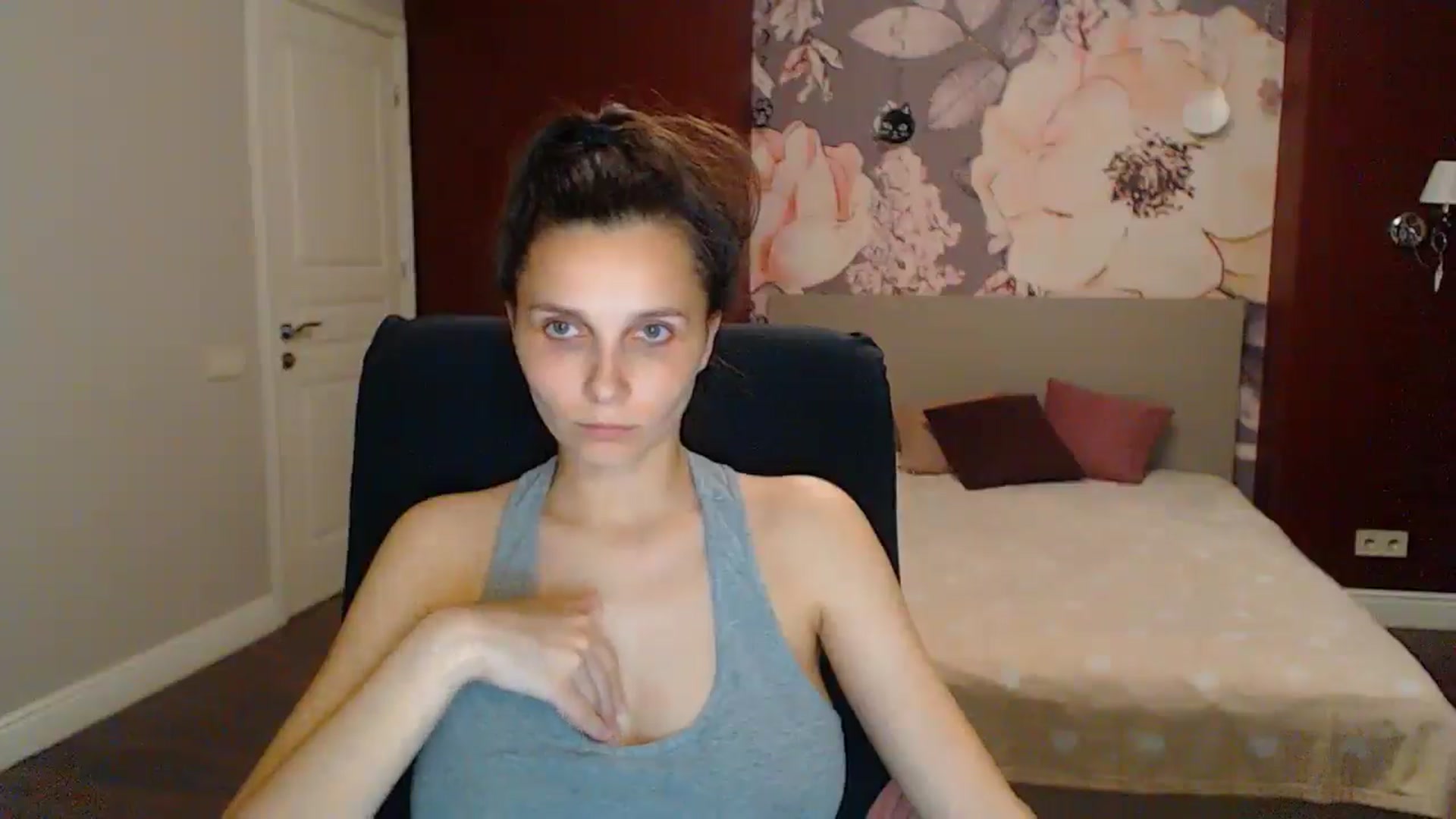 Gallery image thumbnail from Karina_Mils's myfreecams stream on, 06/21/2025, 20:34 image 13 of 20