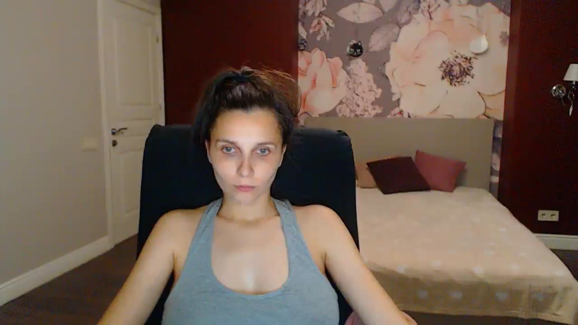 Gallery image thumbnail from Karina_Mils's myfreecams stream on, 06/21/2025, 20:34 image 10 of 20