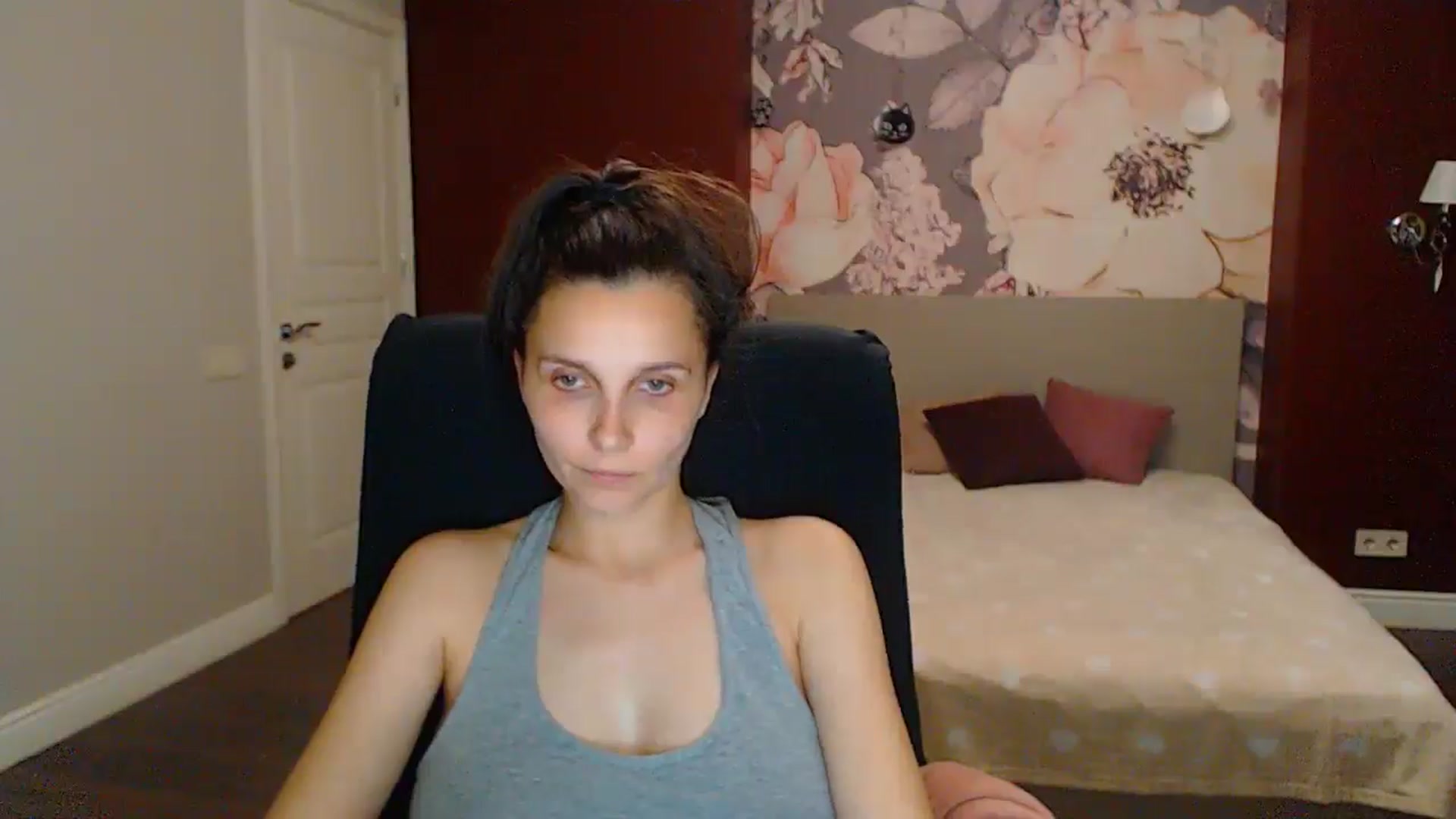 Gallery image thumbnail from Karina_Mils's myfreecams stream on, 06/21/2025, 20:34 image 5 of 20