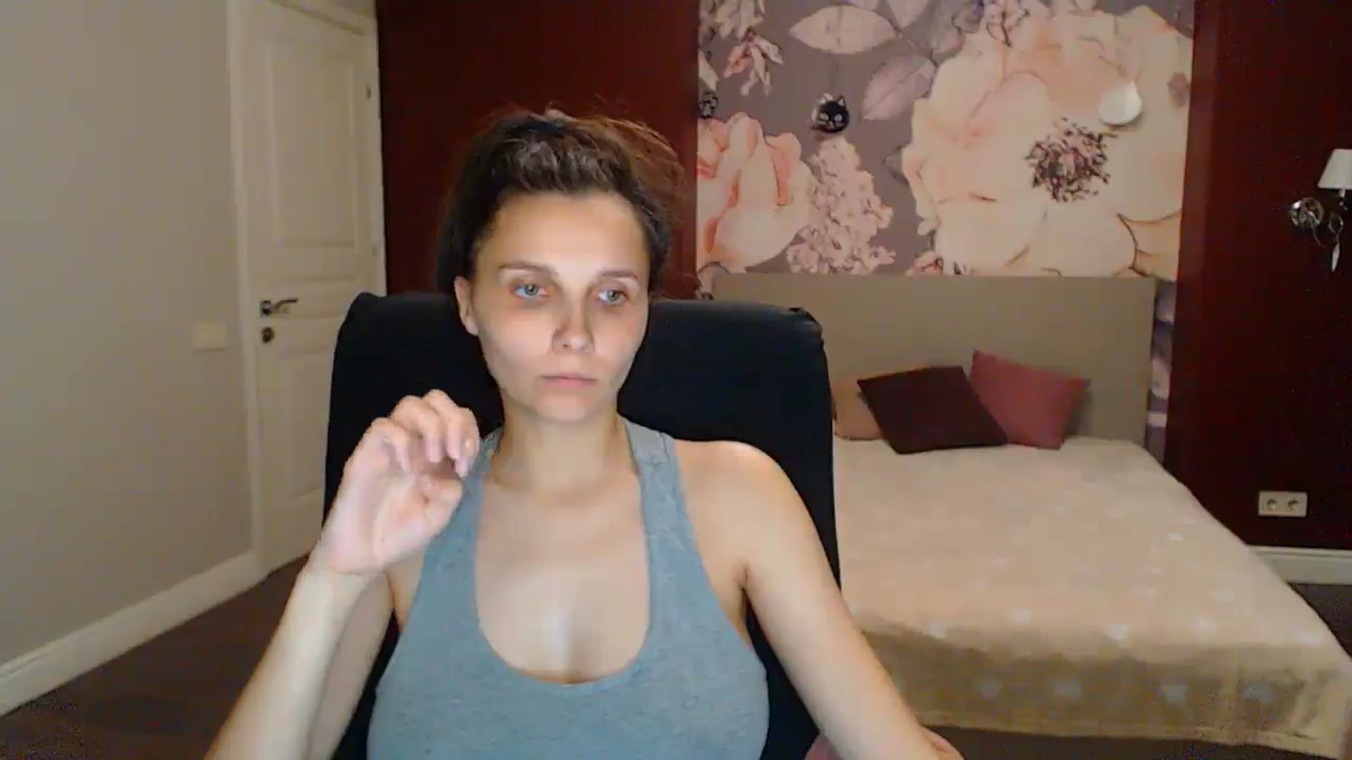 Gallery image thumbnail from Karina_Mils's myfreecams stream on, 06/21/2025, 20:34 image 17 of 20