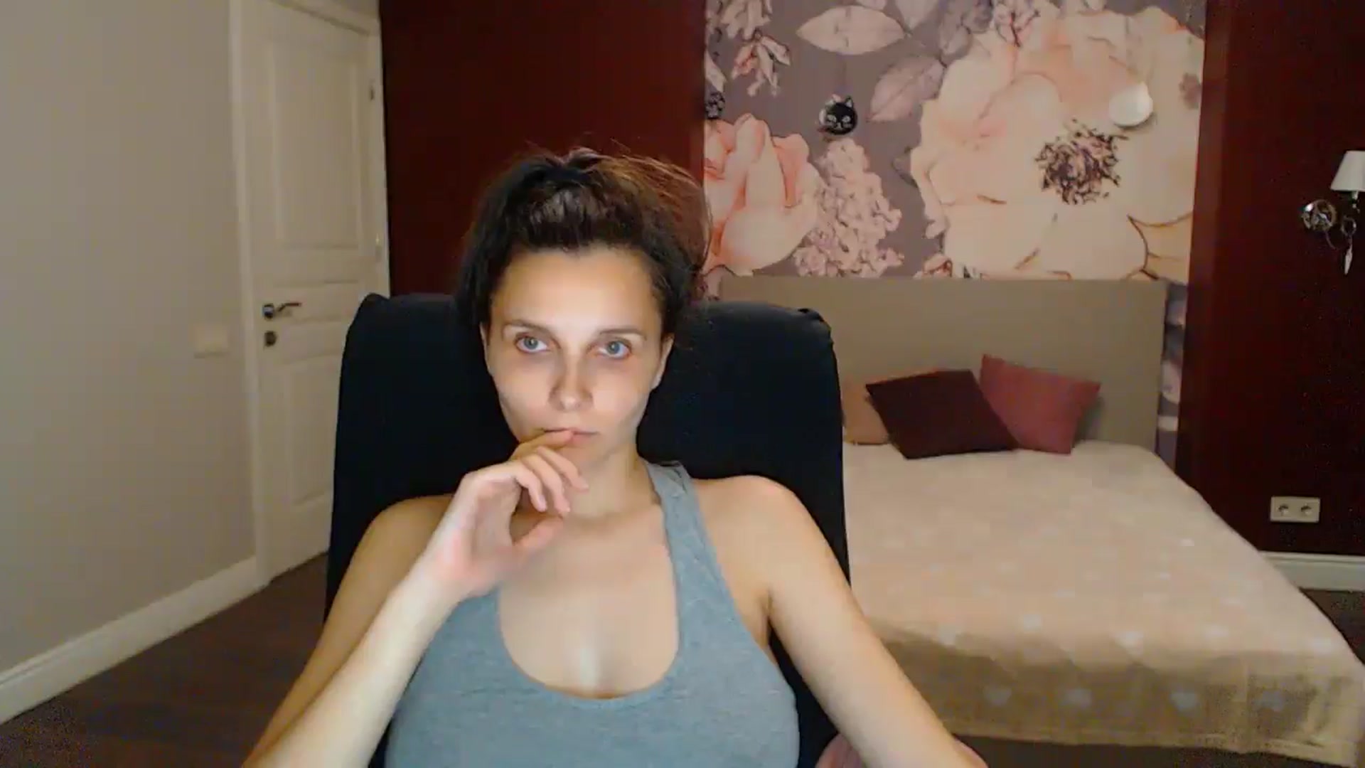 Gallery image thumbnail from Karina_Mils's myfreecams stream on, 06/21/2025, 20:34 image 3 of 20