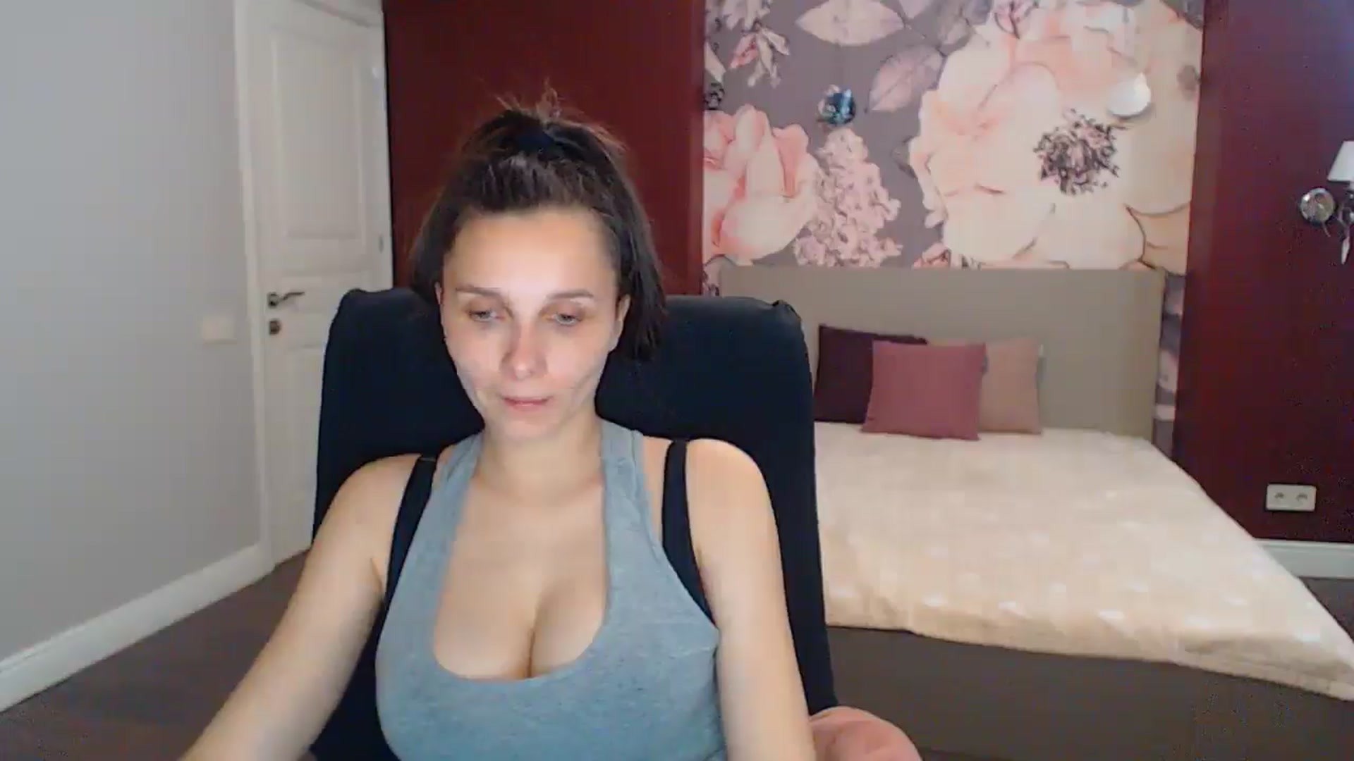 Gallery image thumbnail from Karina_Mils's myfreecams stream on, 06/22/2025, 15:18 image 20 of 20
