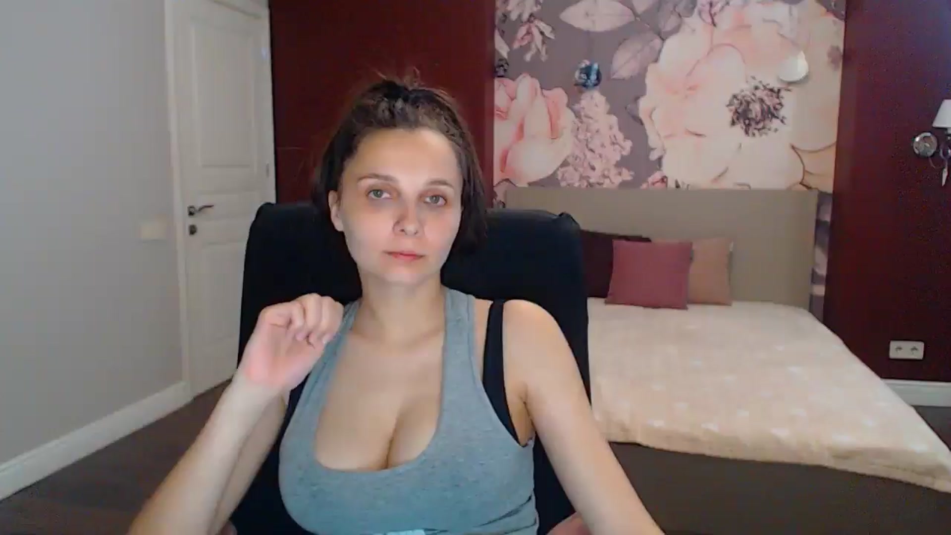 Gallery image thumbnail from Karina_Mils's myfreecams stream on, 06/22/2025, 15:18 image 18 of 20
