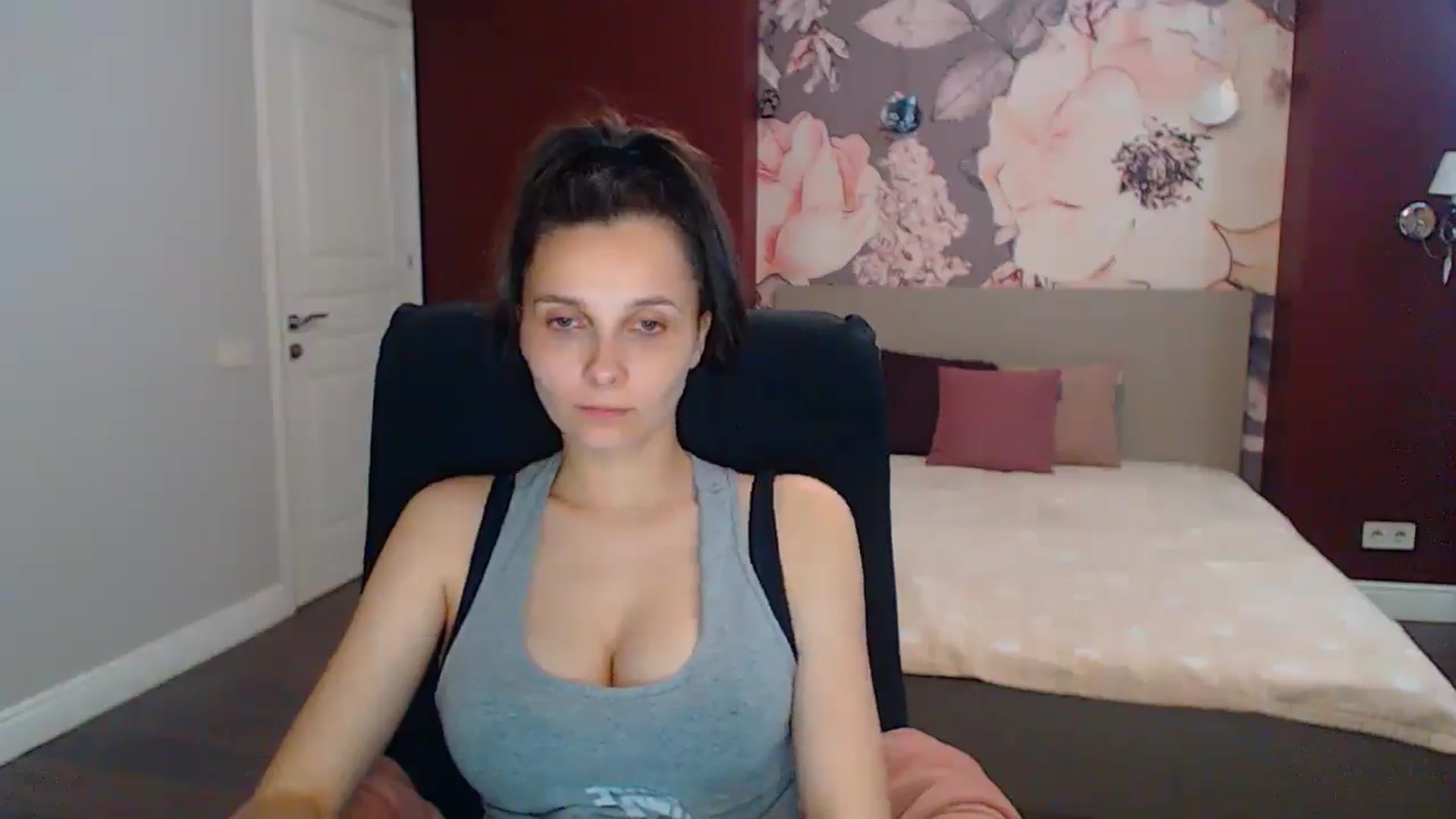 Gallery image thumbnail from Karina_Mils's myfreecams stream on, 06/22/2025, 15:18 image 3 of 20