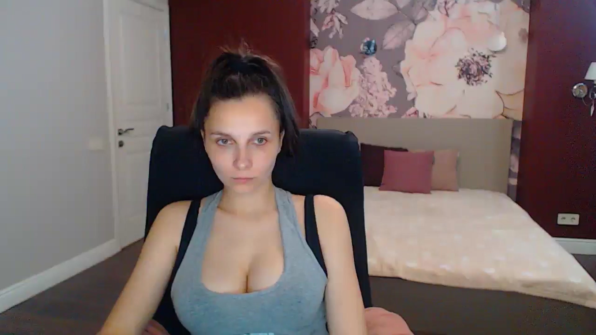 Gallery image thumbnail from Karina_Mils's myfreecams stream on, 06/22/2025, 15:18 image 11 of 20