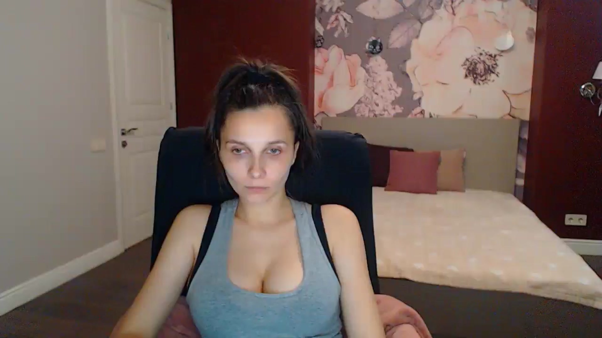 Gallery image thumbnail from Karina_Mils's myfreecams stream on, 06/22/2025, 17:36 image 1 of 20