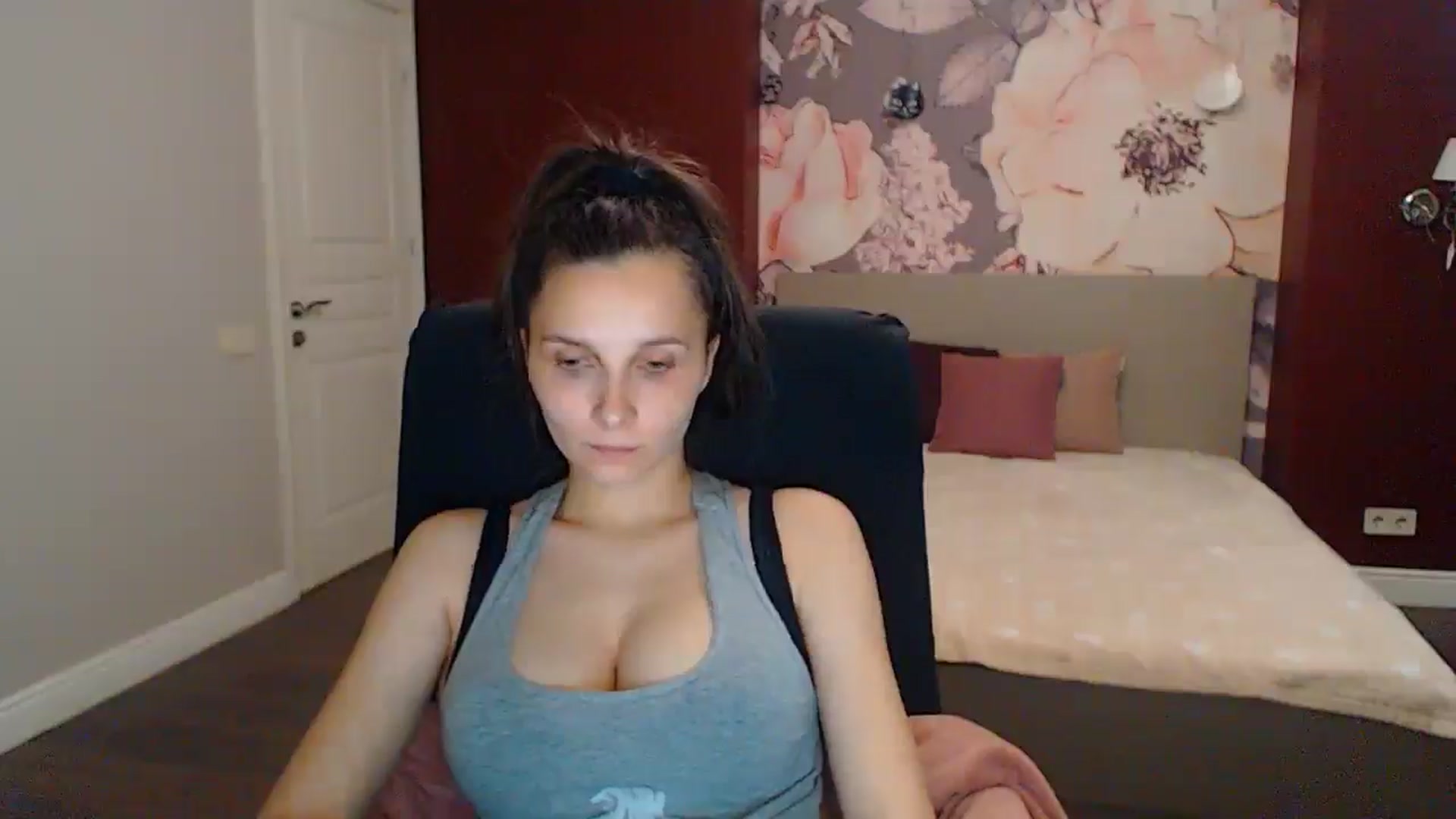 Gallery image thumbnail from Karina_Mils's myfreecams stream on, 06/22/2025, 17:36 image 2 of 20