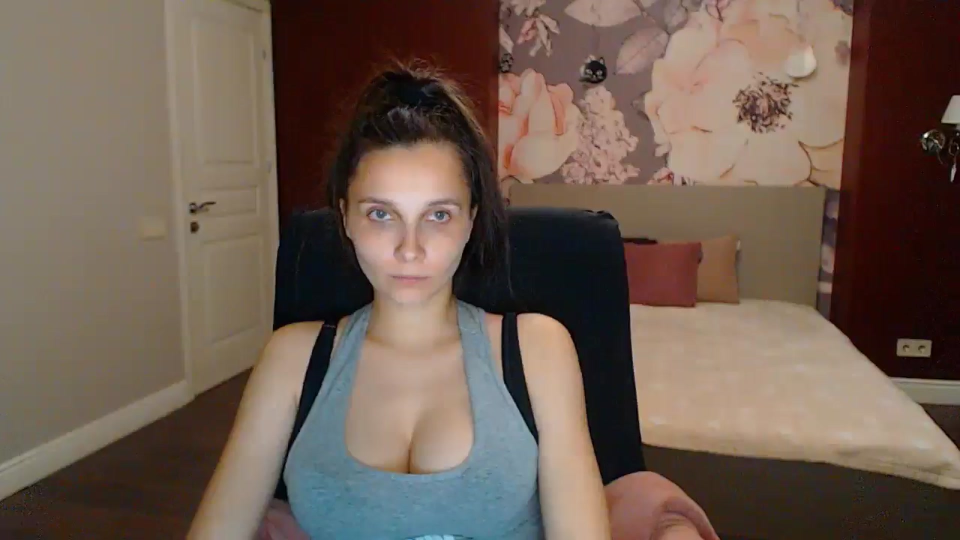 Gallery image thumbnail from Karina_Mils's myfreecams stream on, 06/22/2025, 18:23 image 8 of 20