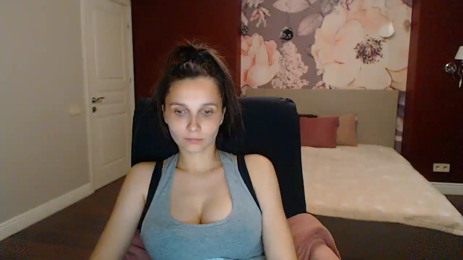 Gallery image thumbnail from Karina_Mils's myfreecams stream on, 06/22/2025, 18:23 image 1 of 20