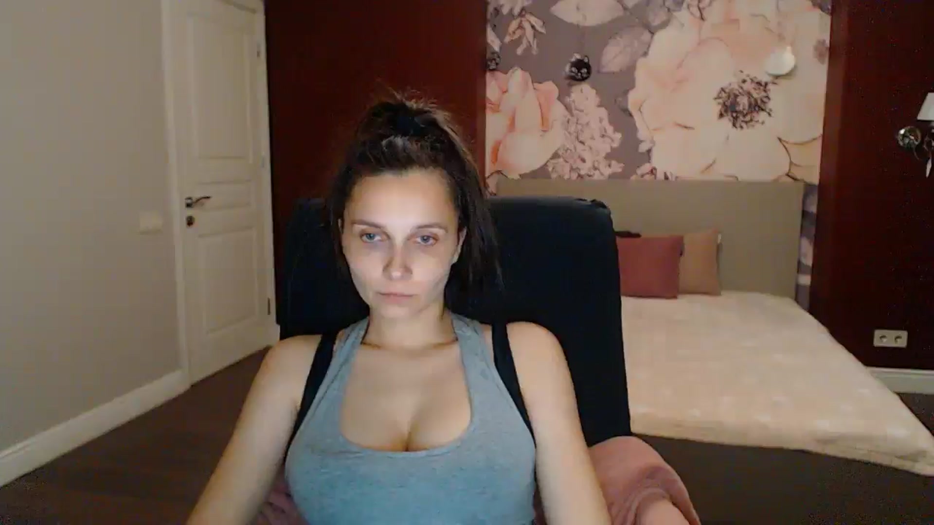 Gallery image thumbnail from Karina_Mils's myfreecams stream on, 06/22/2025, 18:23 image 5 of 20