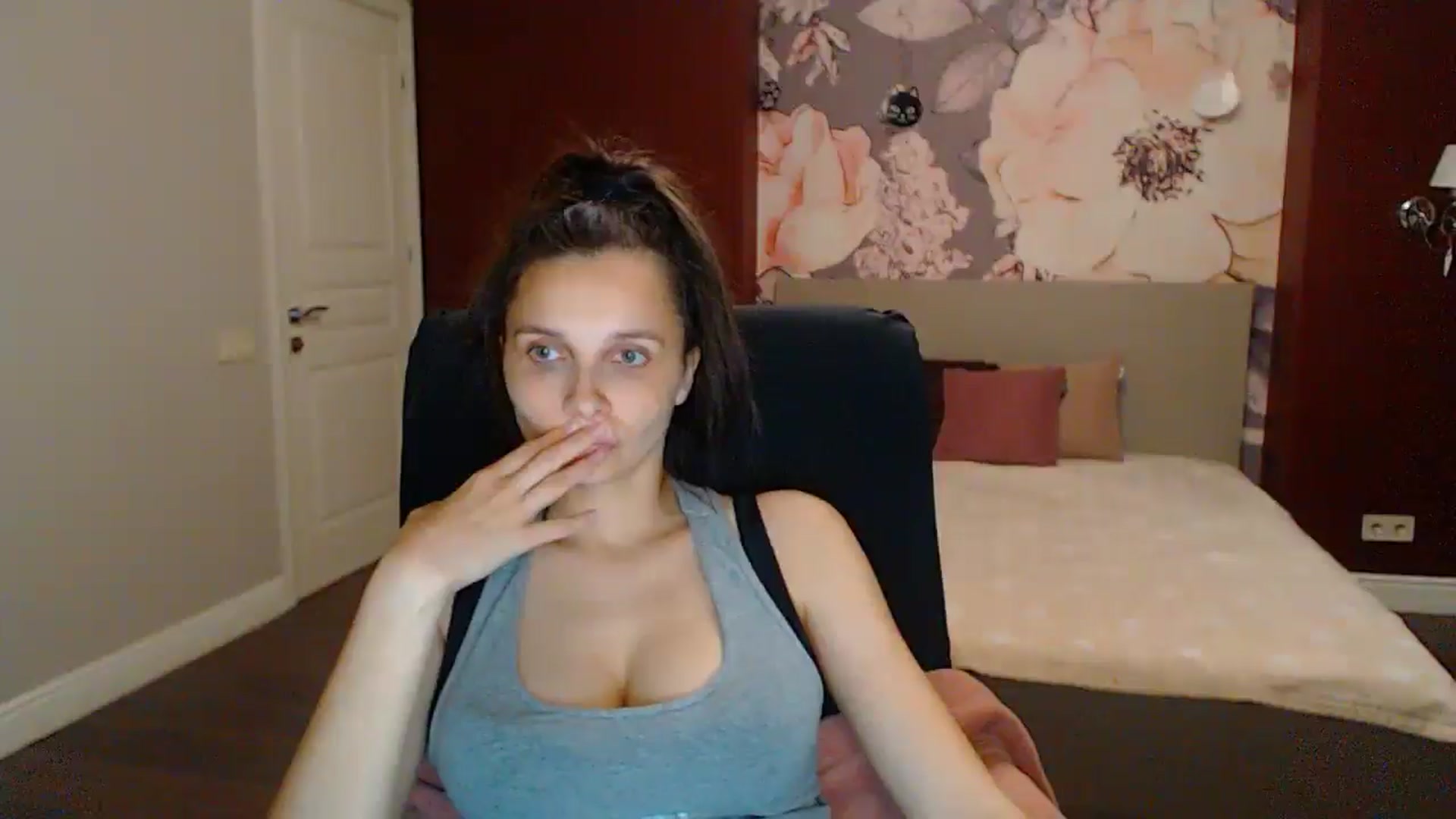Gallery image thumbnail from Karina_Mils's myfreecams stream on, 06/22/2025, 18:23 image 2 of 20