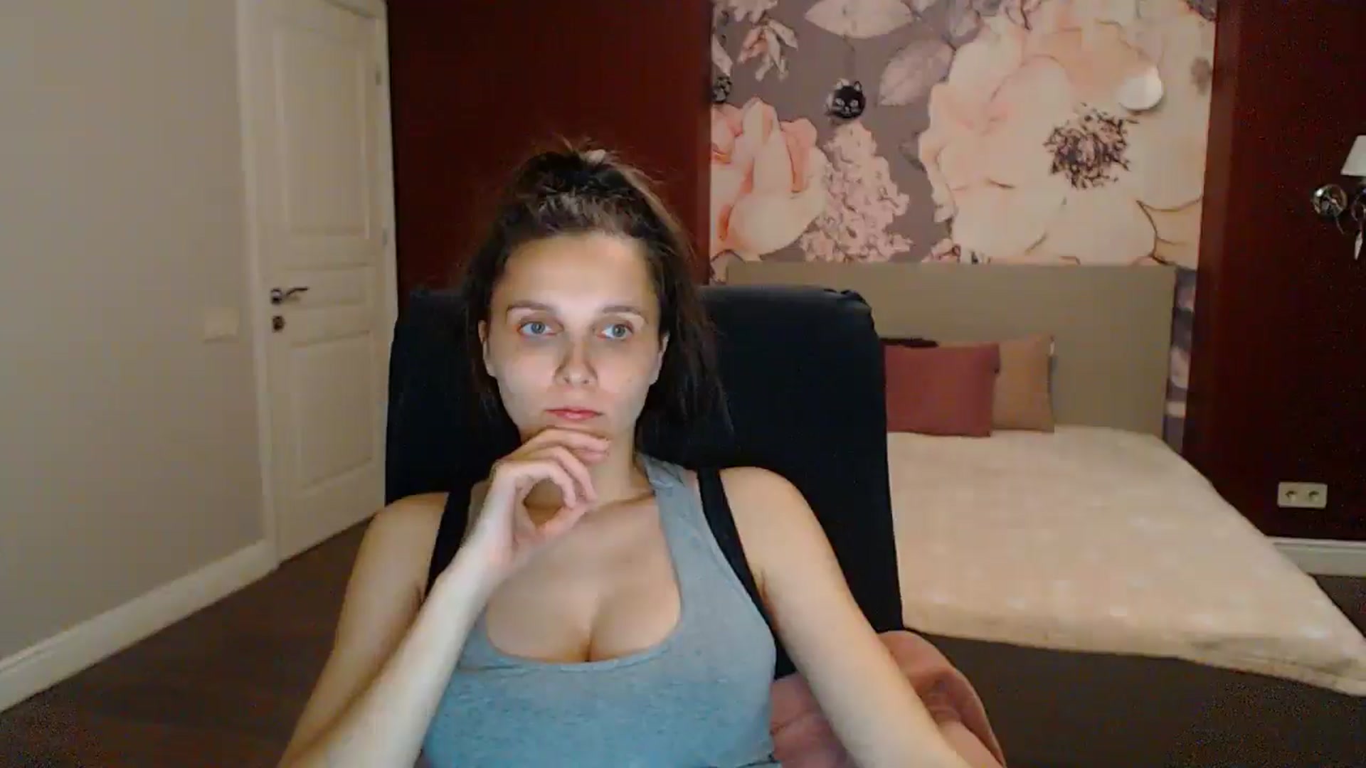 Gallery image thumbnail from Karina_Mils's myfreecams stream on, 06/22/2025, 18:23 image 3 of 20