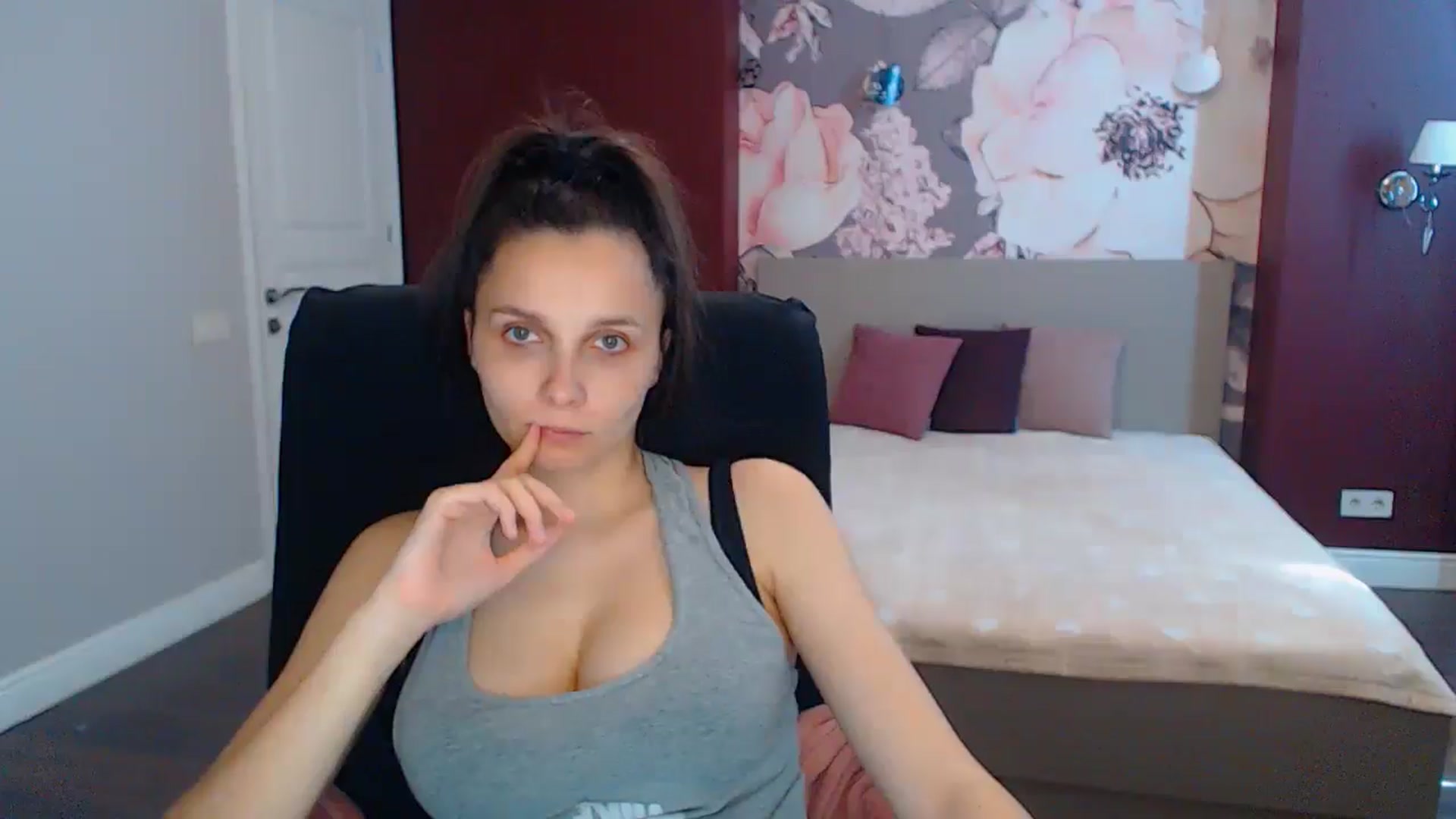 Gallery image thumbnail from Karina_Mils's myfreecams stream on, 06/27/2025, 12:54 image 2 of 20