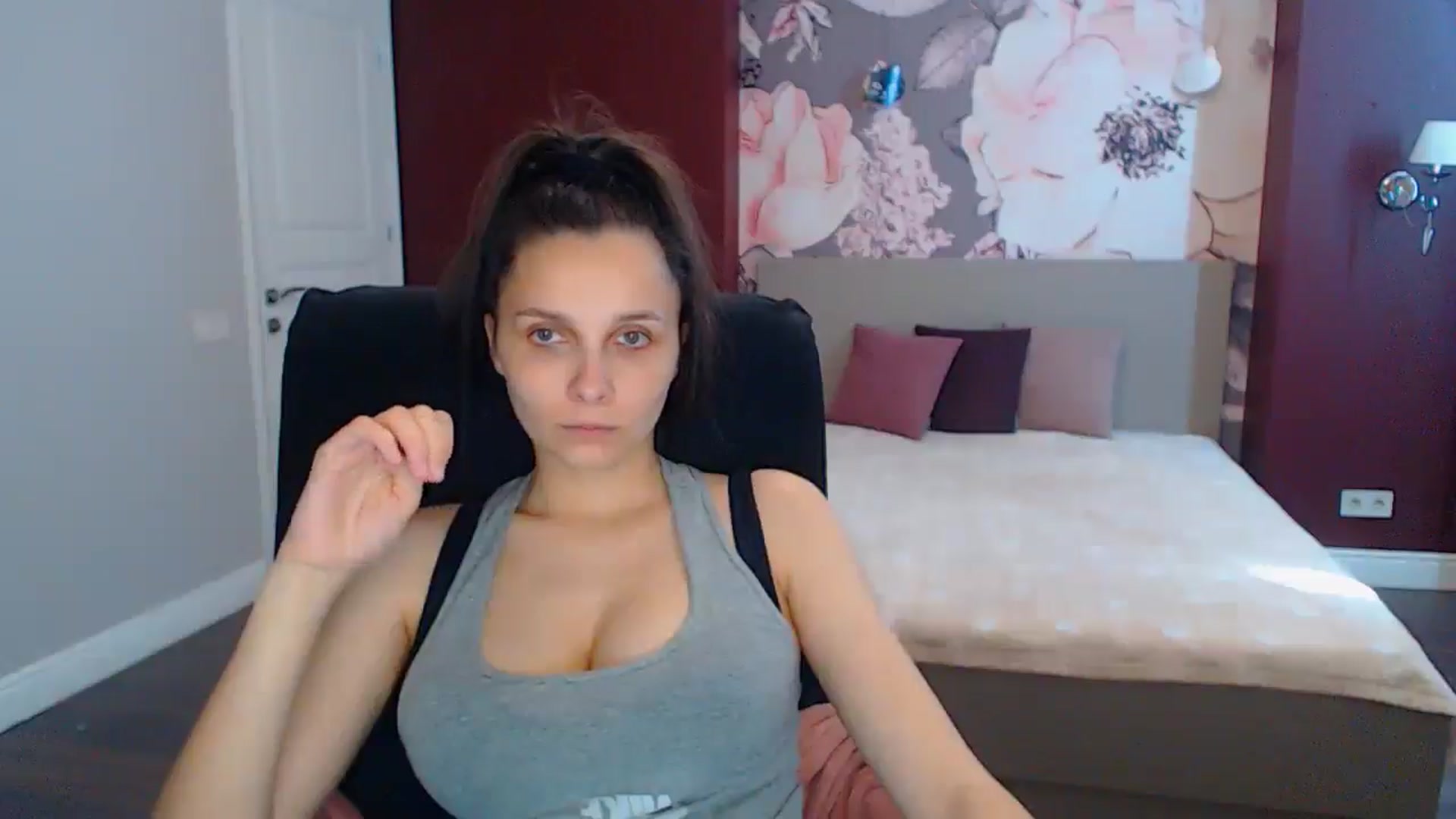 Gallery image thumbnail from Karina_Mils's myfreecams stream on, 06/27/2025, 12:54 image 15 of 20