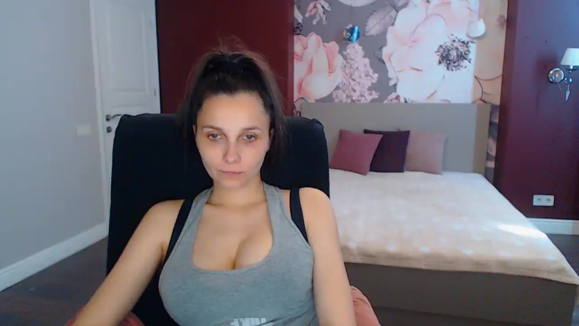 Gallery image thumbnail from Karina_Mils's myfreecams stream on, 06/27/2025, 12:54 image 13 of 20