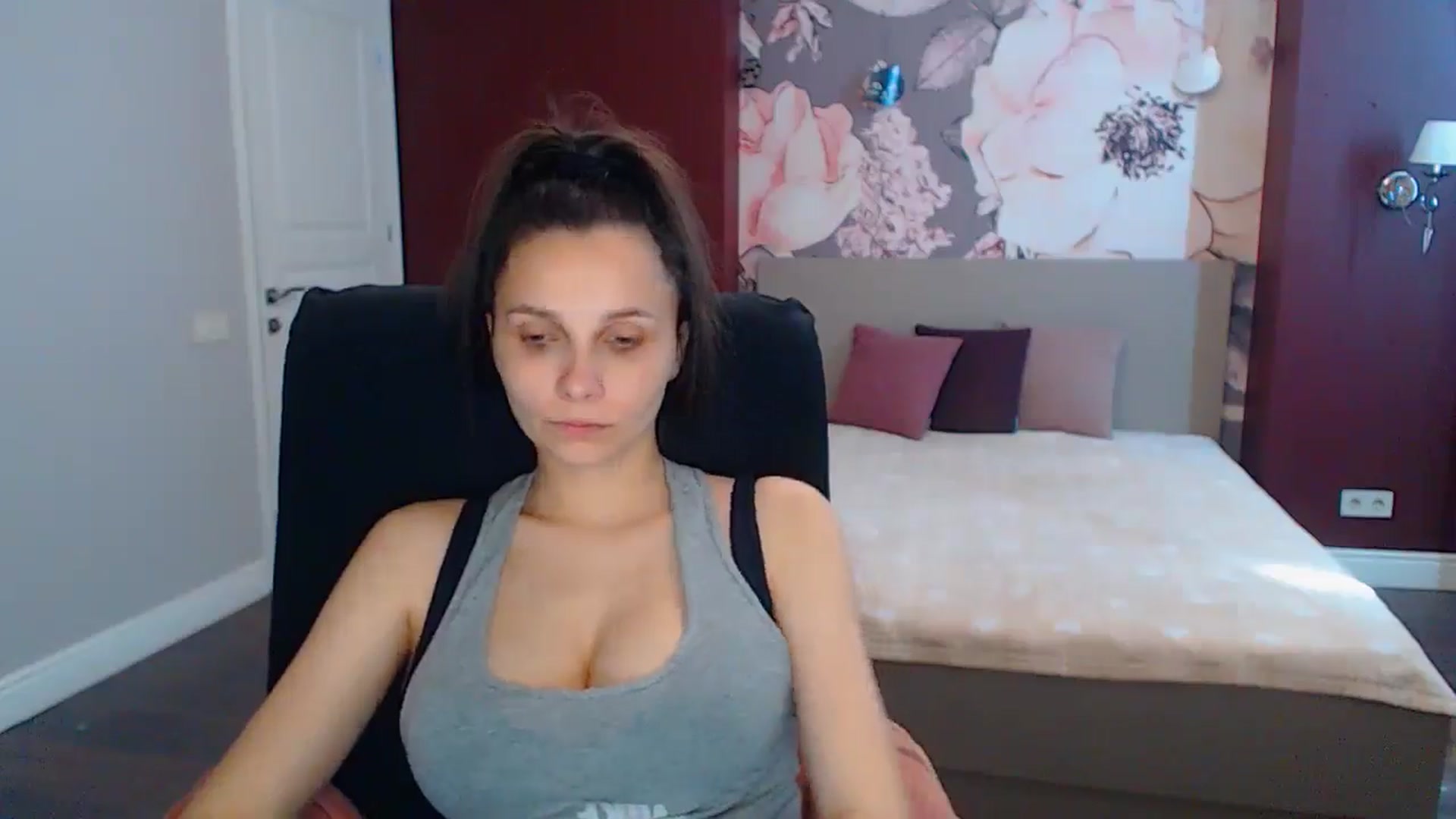 Gallery image thumbnail from Karina_Mils's myfreecams stream on, 06/27/2025, 12:54 image 11 of 20
