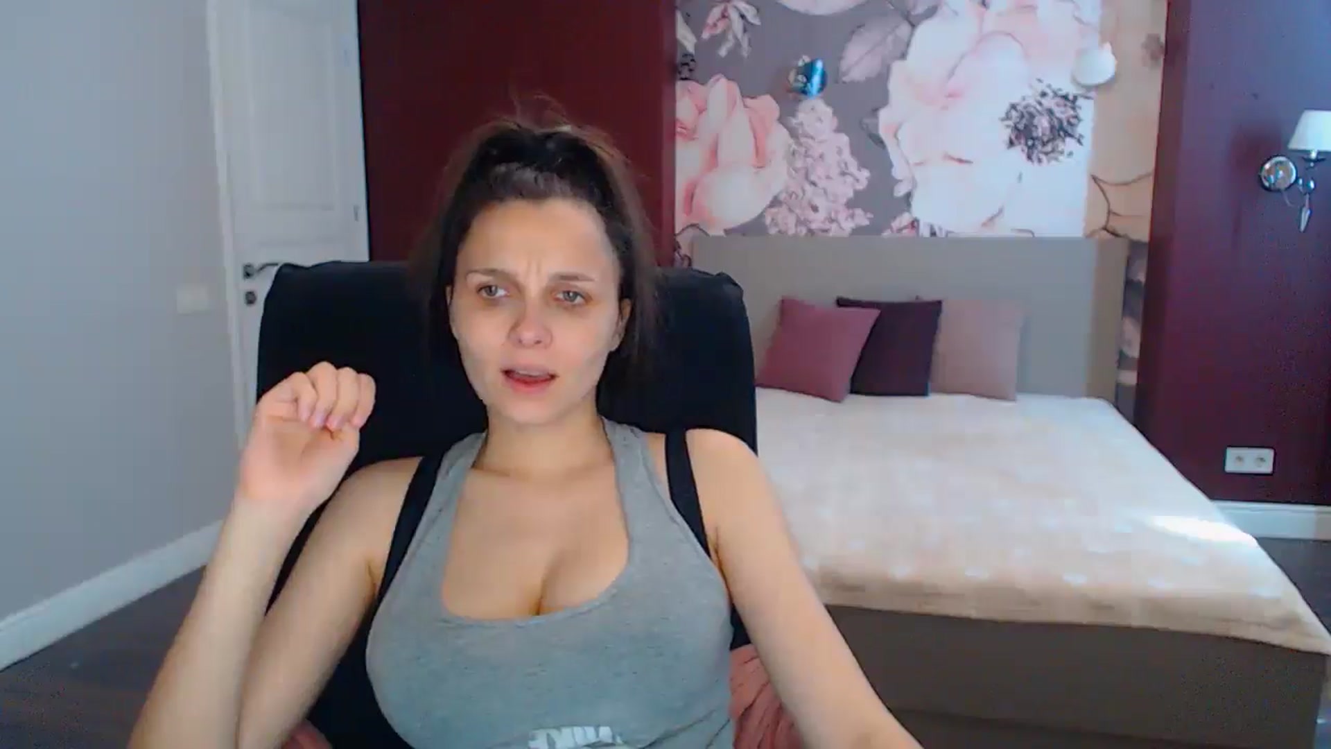 Gallery image thumbnail from Karina_Mils's myfreecams stream on, 06/27/2025, 12:54 image 10 of 20