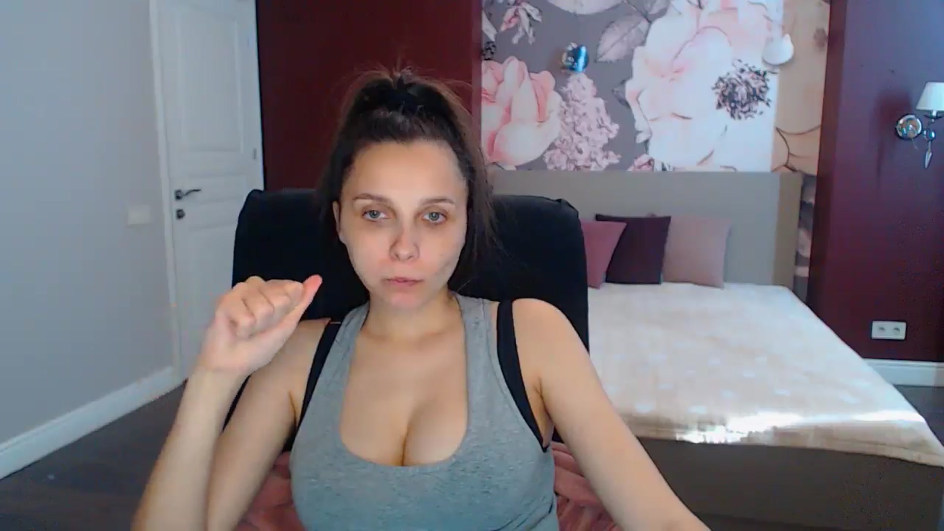 Gallery image thumbnail from Karina_Mils's myfreecams stream on, 06/27/2025, 14:03 image 3 of 20
