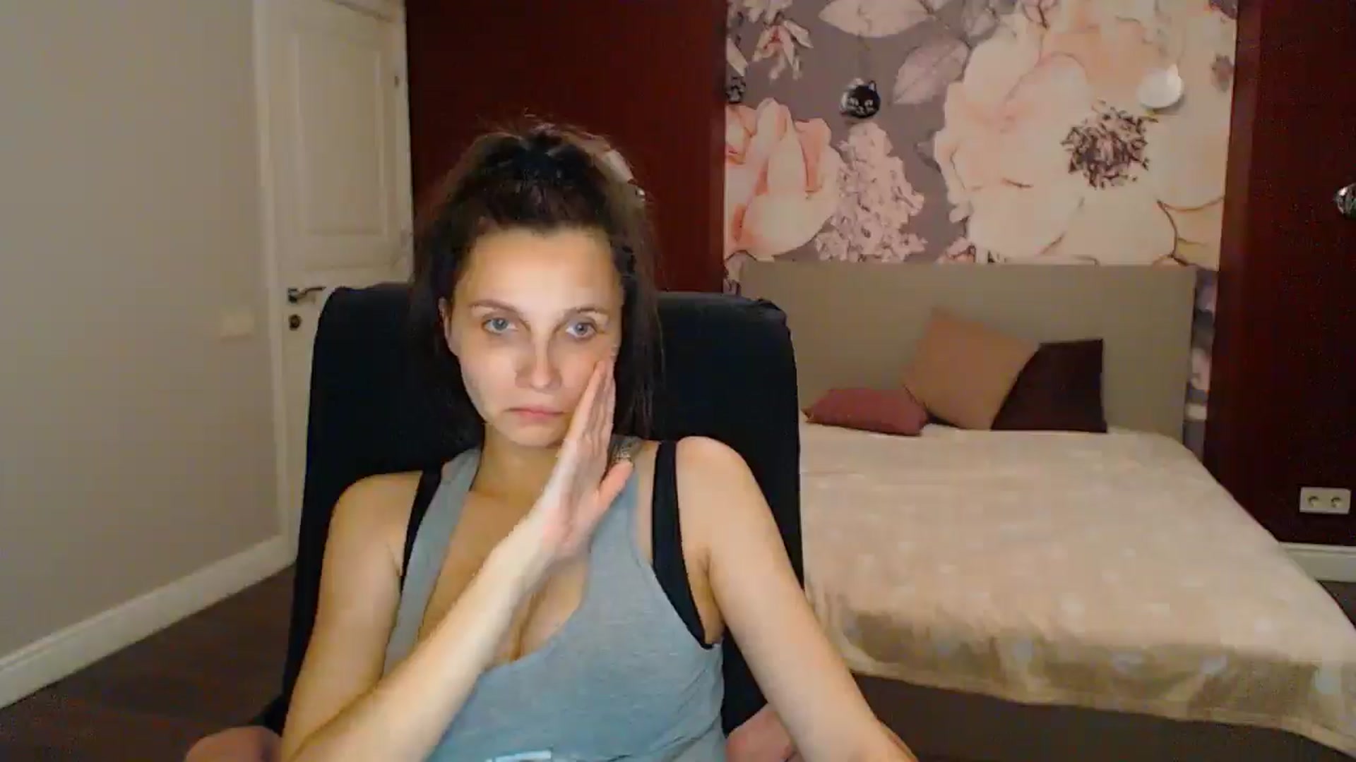 Gallery image thumbnail from Karina_Mils's myfreecams stream on, 06/27/2025, 20:05 image 11 of 20