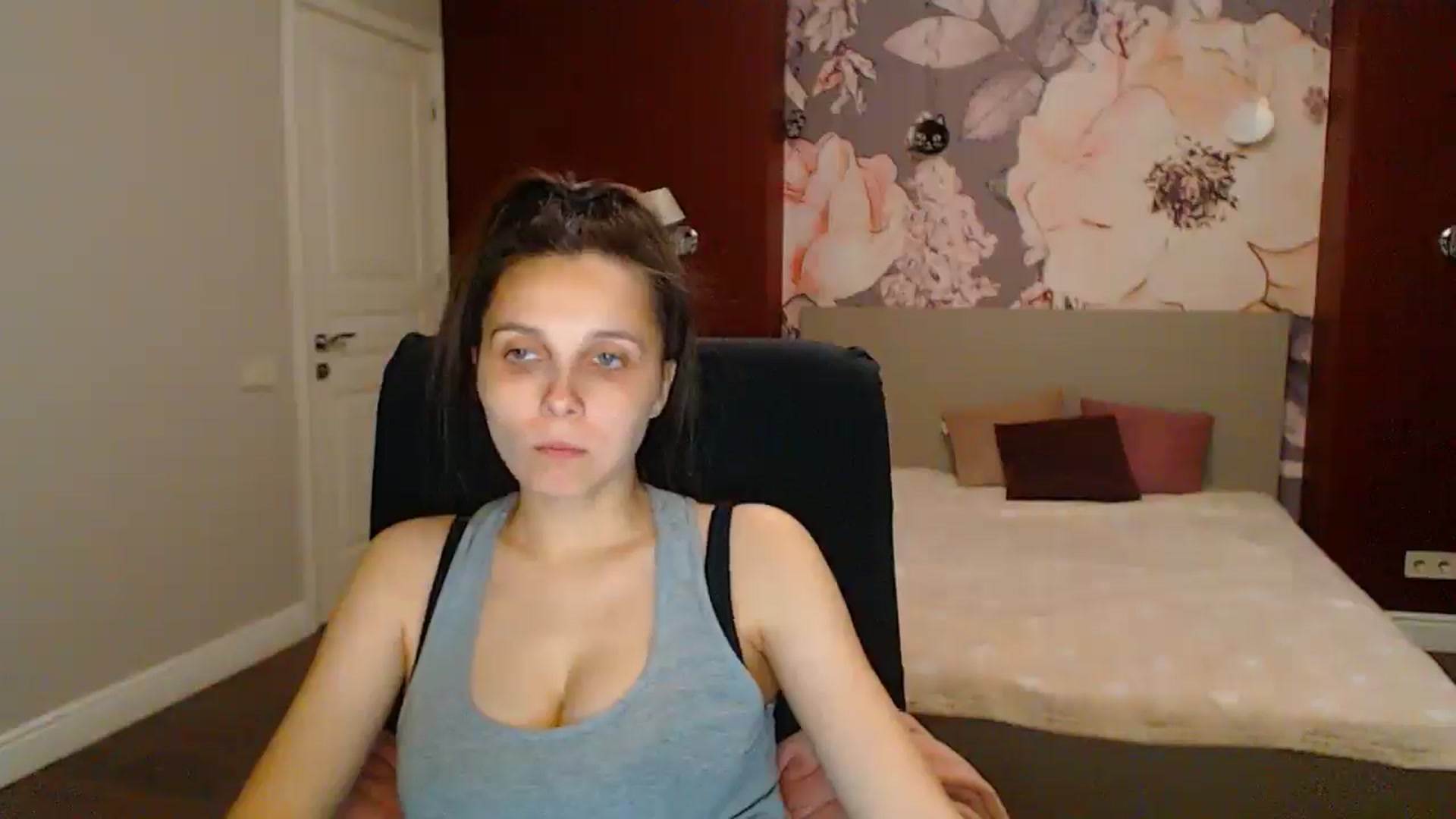 Gallery image thumbnail from Karina_Mils's myfreecams stream on, 06/28/2025, 18:48 image 3 of 20