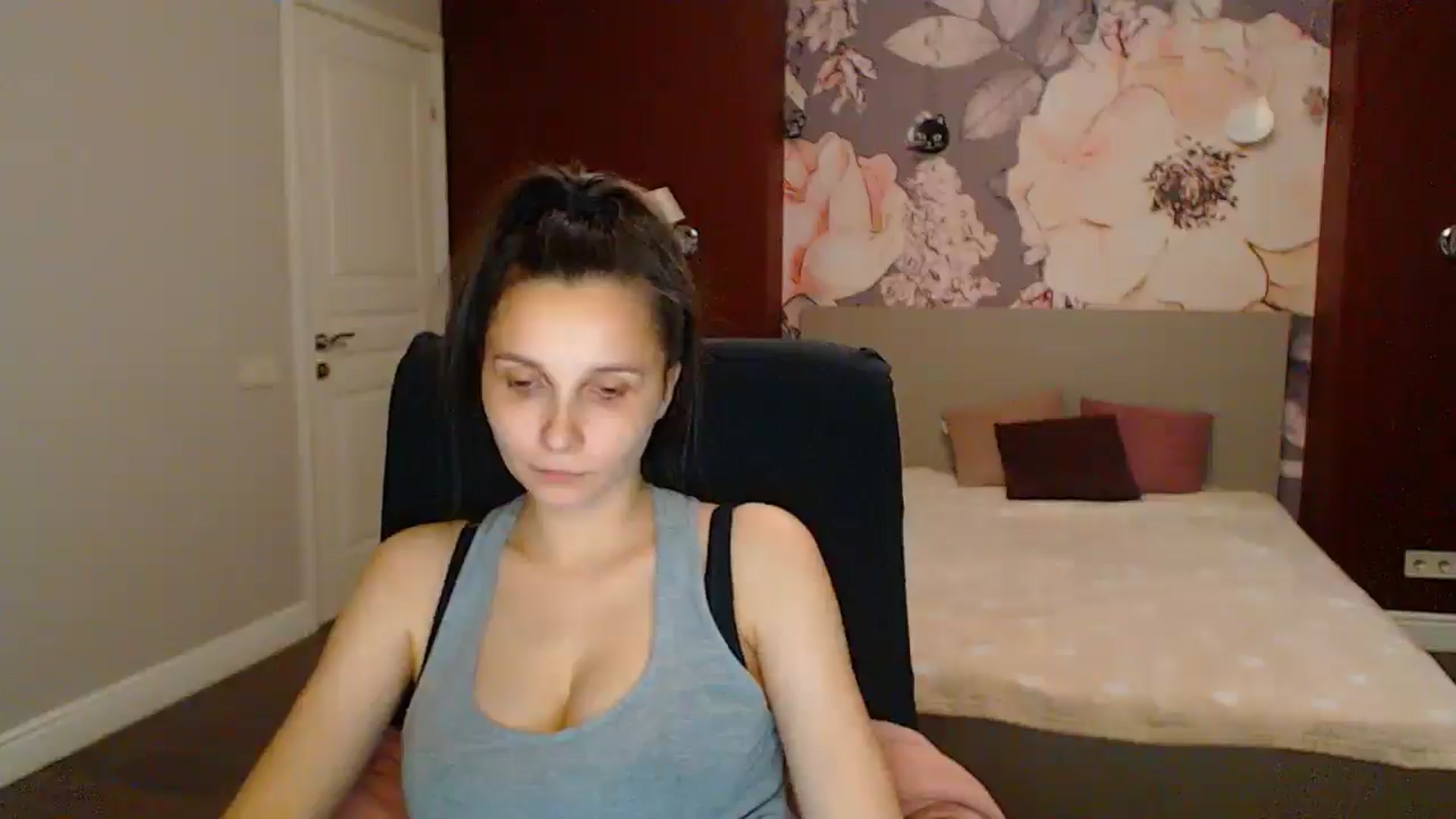 Gallery image thumbnail from Karina_Mils's myfreecams stream on, 06/28/2025, 18:48 image 6 of 20
