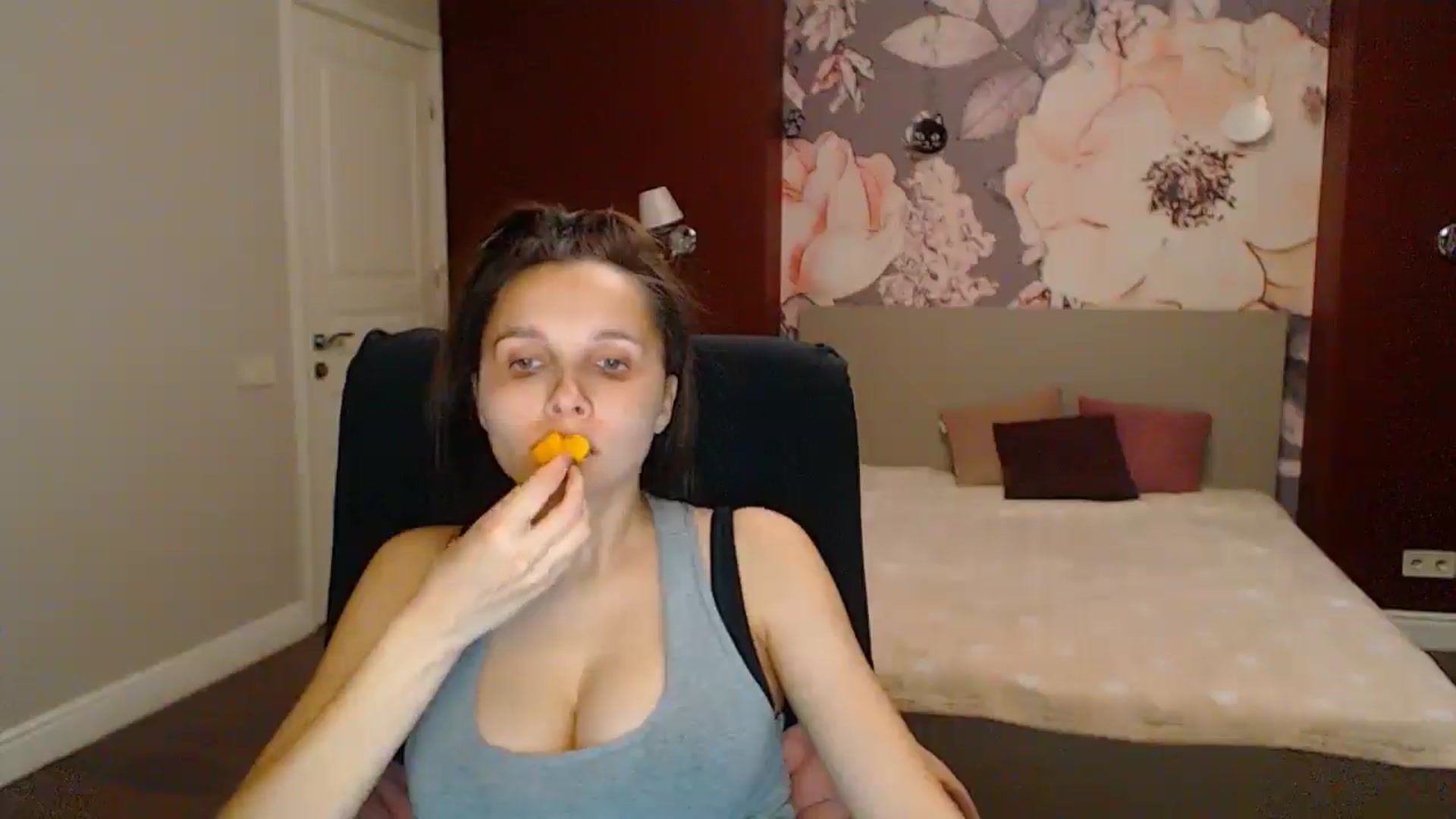 Gallery image thumbnail from Karina_Mils's myfreecams stream on, 06/28/2025, 18:48 image 8 of 20