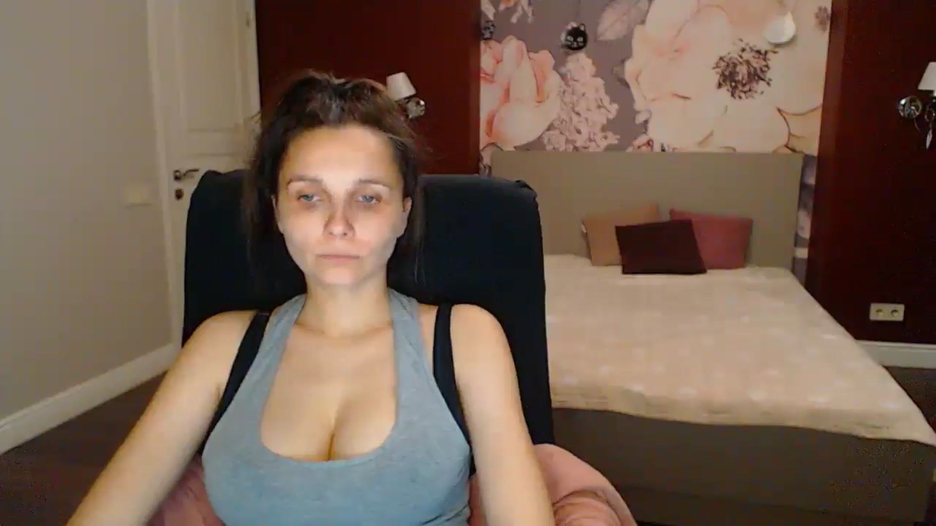 Gallery image thumbnail from Karina_Mils's myfreecams stream on, 06/28/2025, 18:48 image 17 of 20