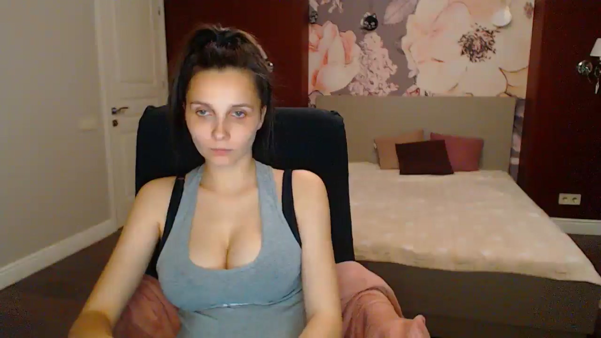 Gallery image thumbnail from Karina_Mils's myfreecams stream on, 06/28/2025, 18:48 image 13 of 20