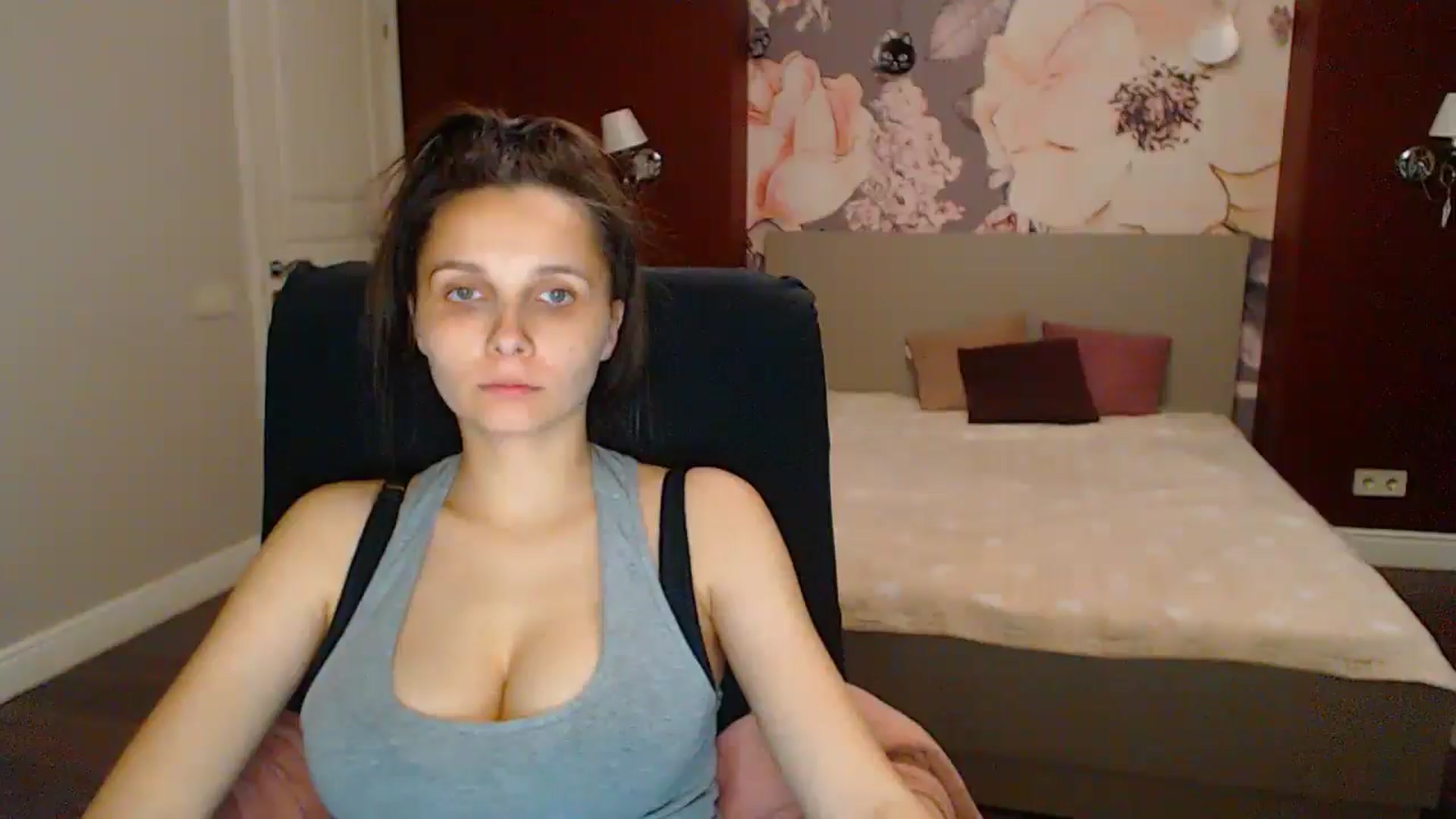 Gallery image thumbnail from Karina_Mils's myfreecams stream on, 06/28/2025, 18:48 image 14 of 20